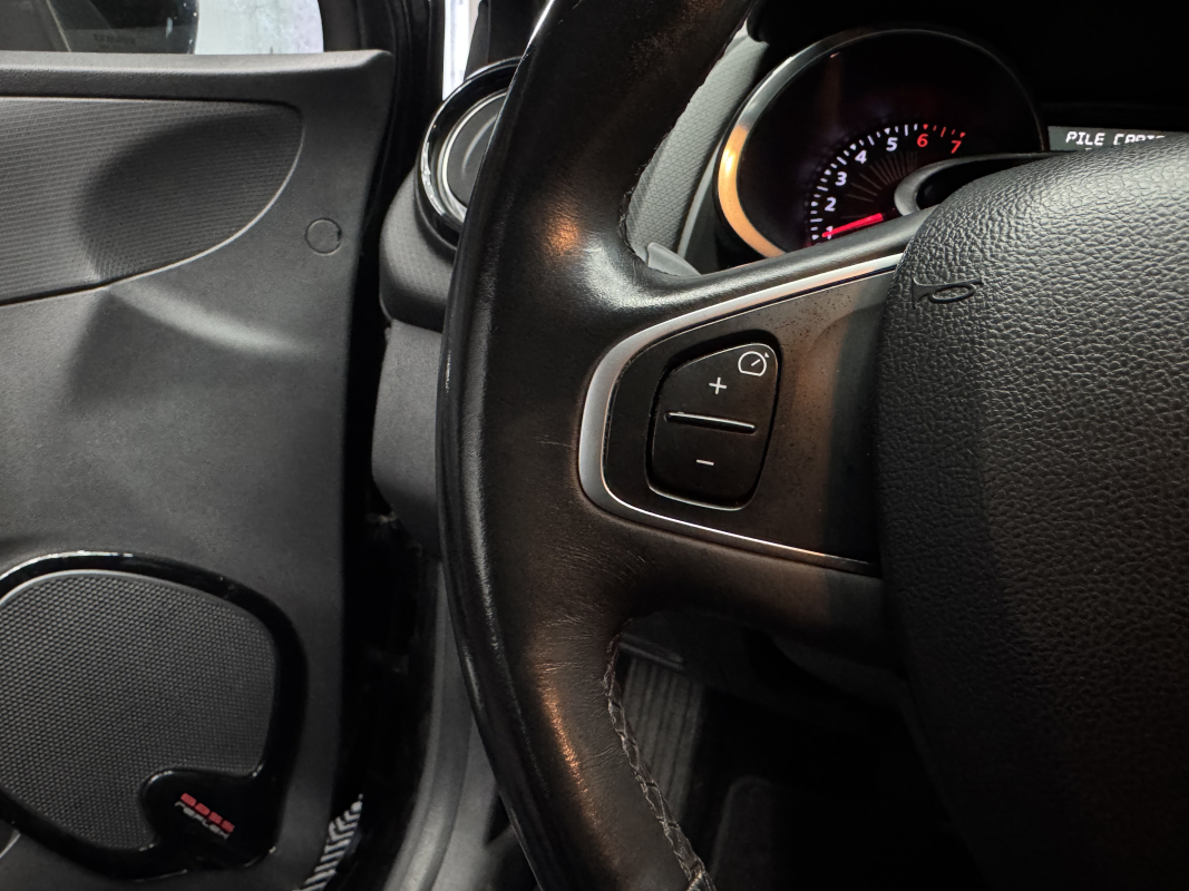 Renault Clio IV TCe 120 Intens EDC