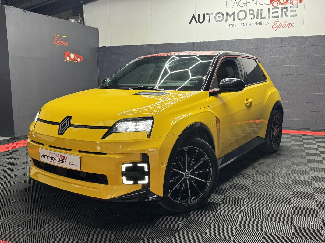 R5 E Tech Rims Used Renault R5 E-TECH ELETRIQUE 150 CH, 2025 Model - France - CarToBike