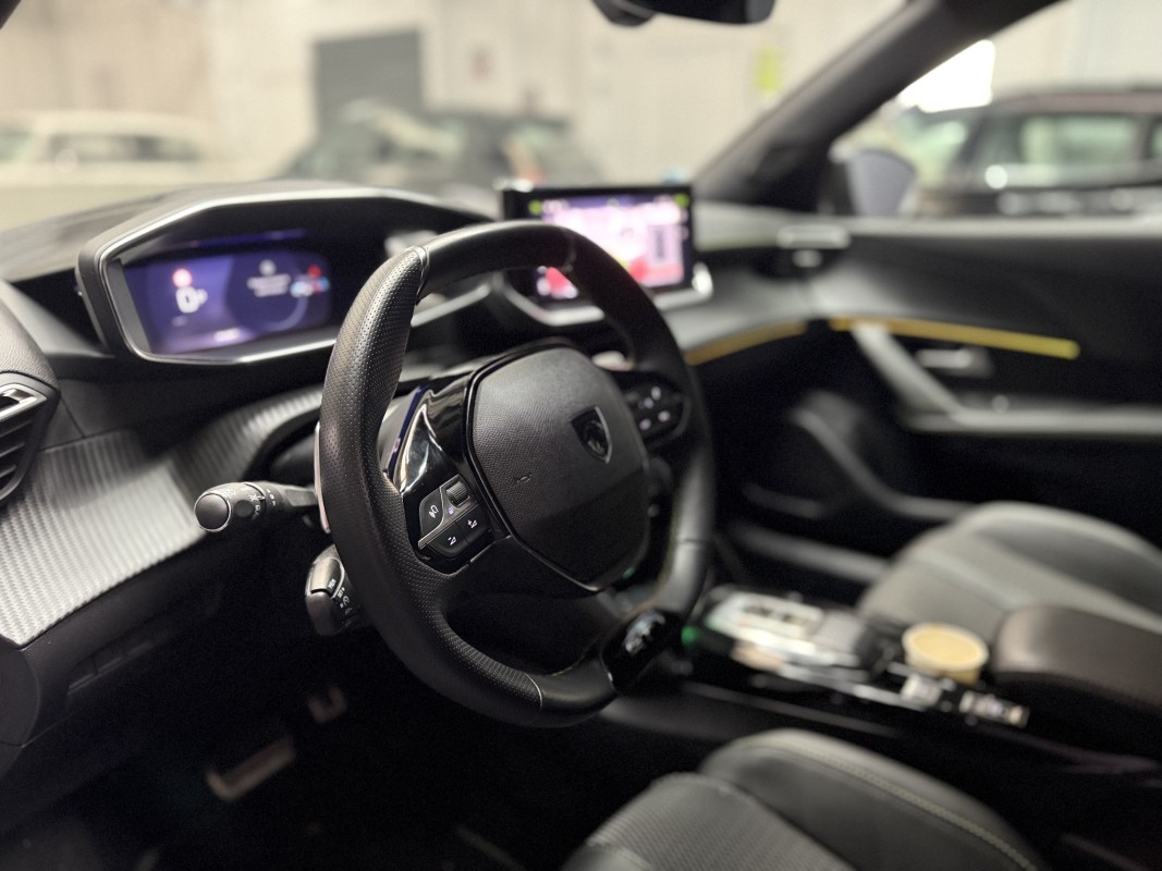 Peugeot 2008 BlueHdi 130 EAT8 GT