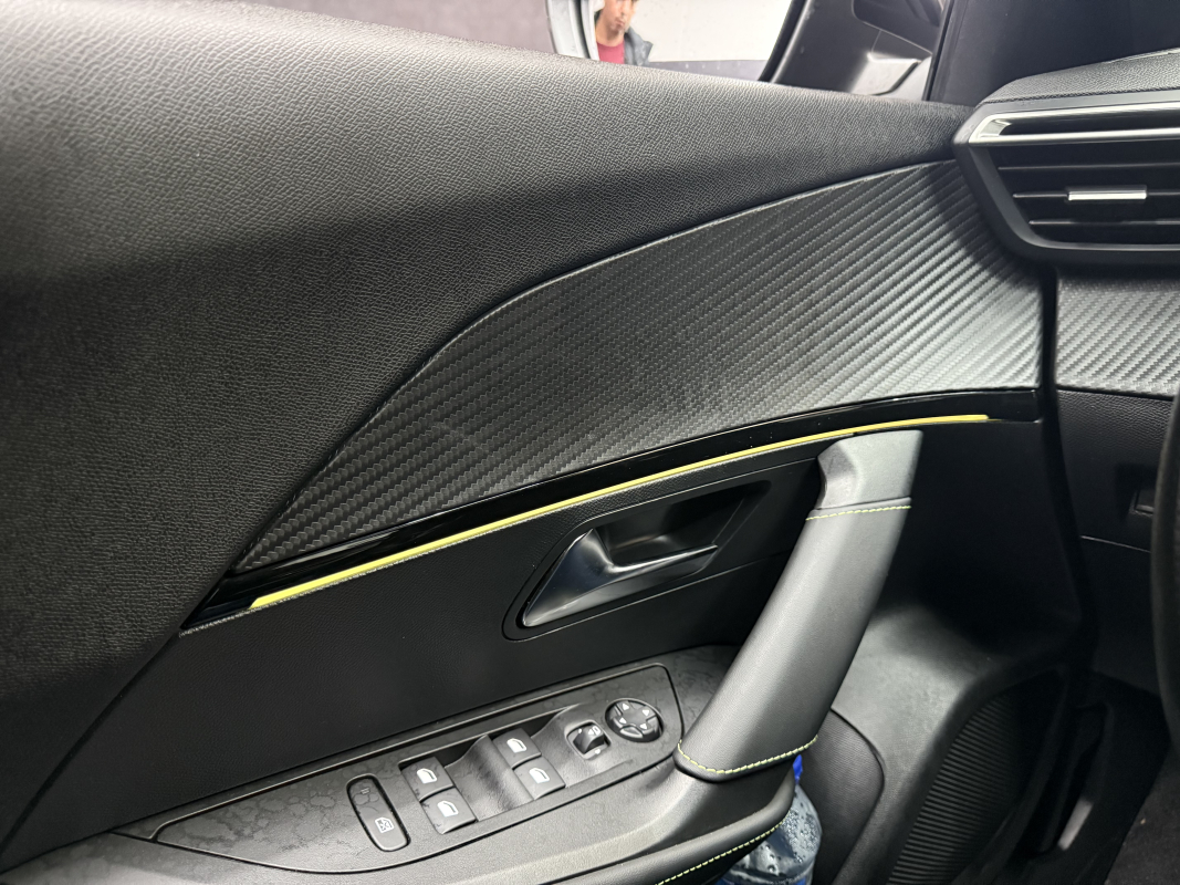 Peugeot 2008 BlueHdi 130 EAT8 GT