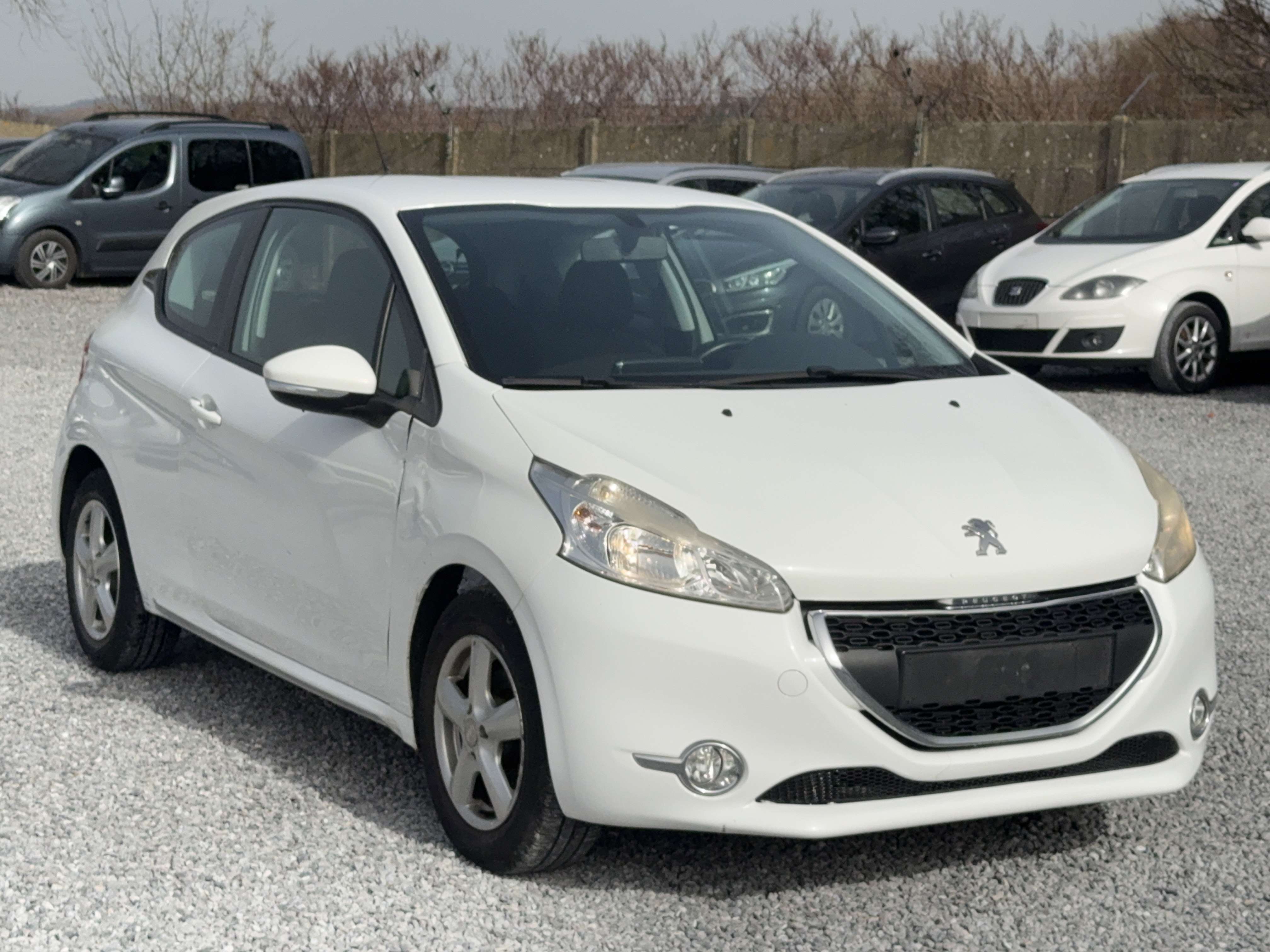 Peugeot 208 208 1.2i  - PRBLM MOTEUR - START