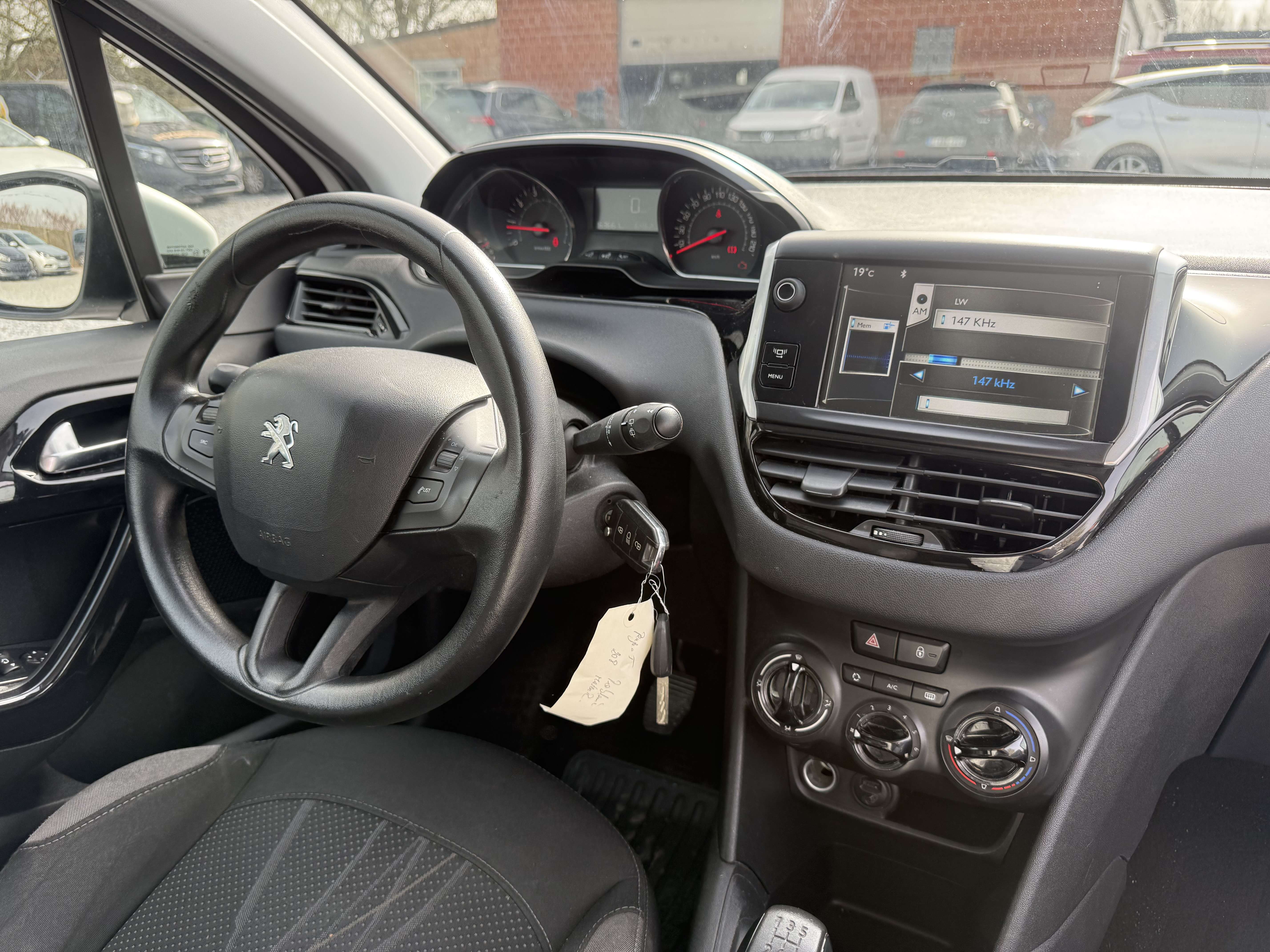 Peugeot 208 208 1.2i  - PRBLM MOTEUR - START