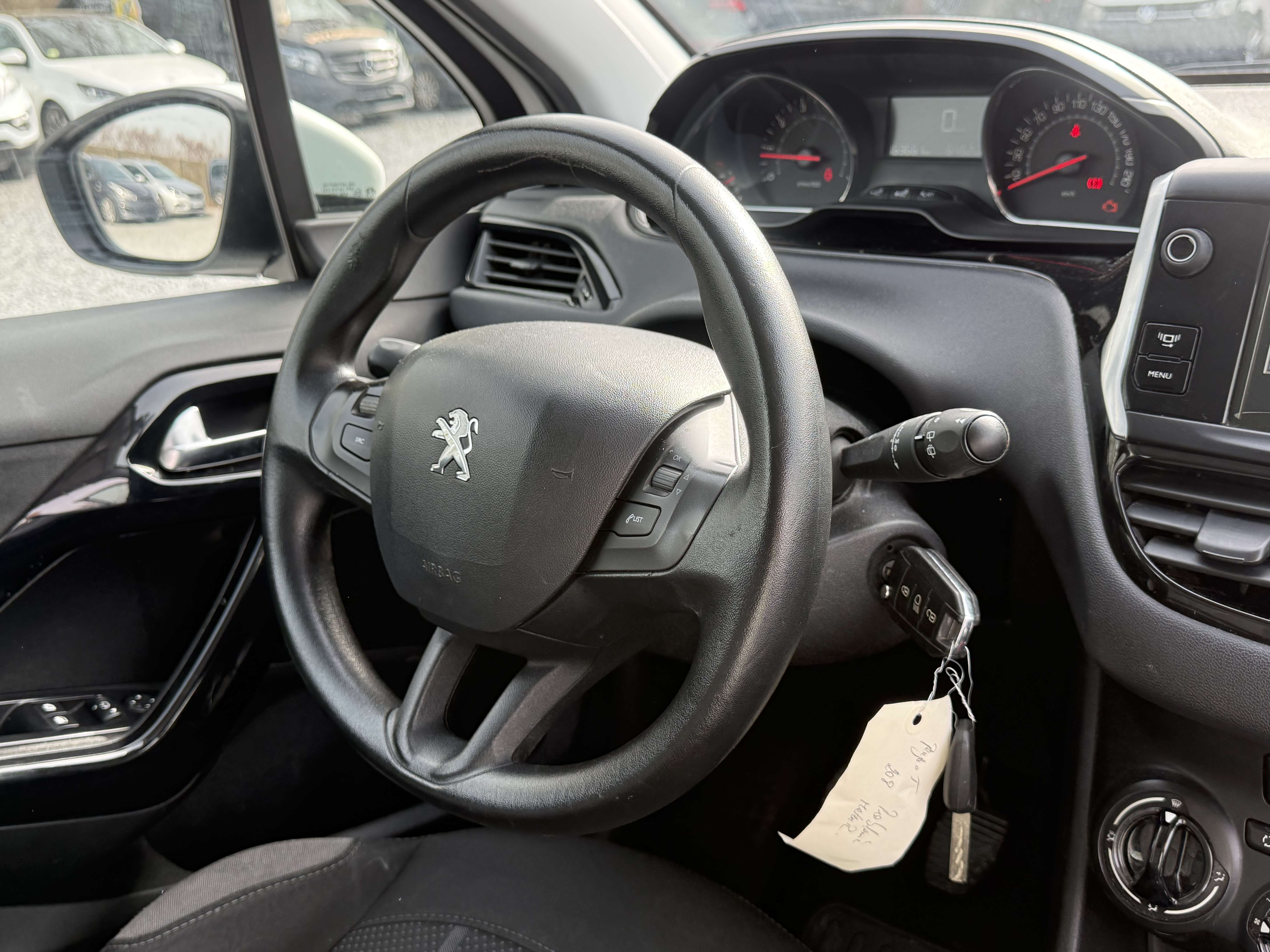 Peugeot 208 208 1.2i  - PRBLM MOTEUR - START