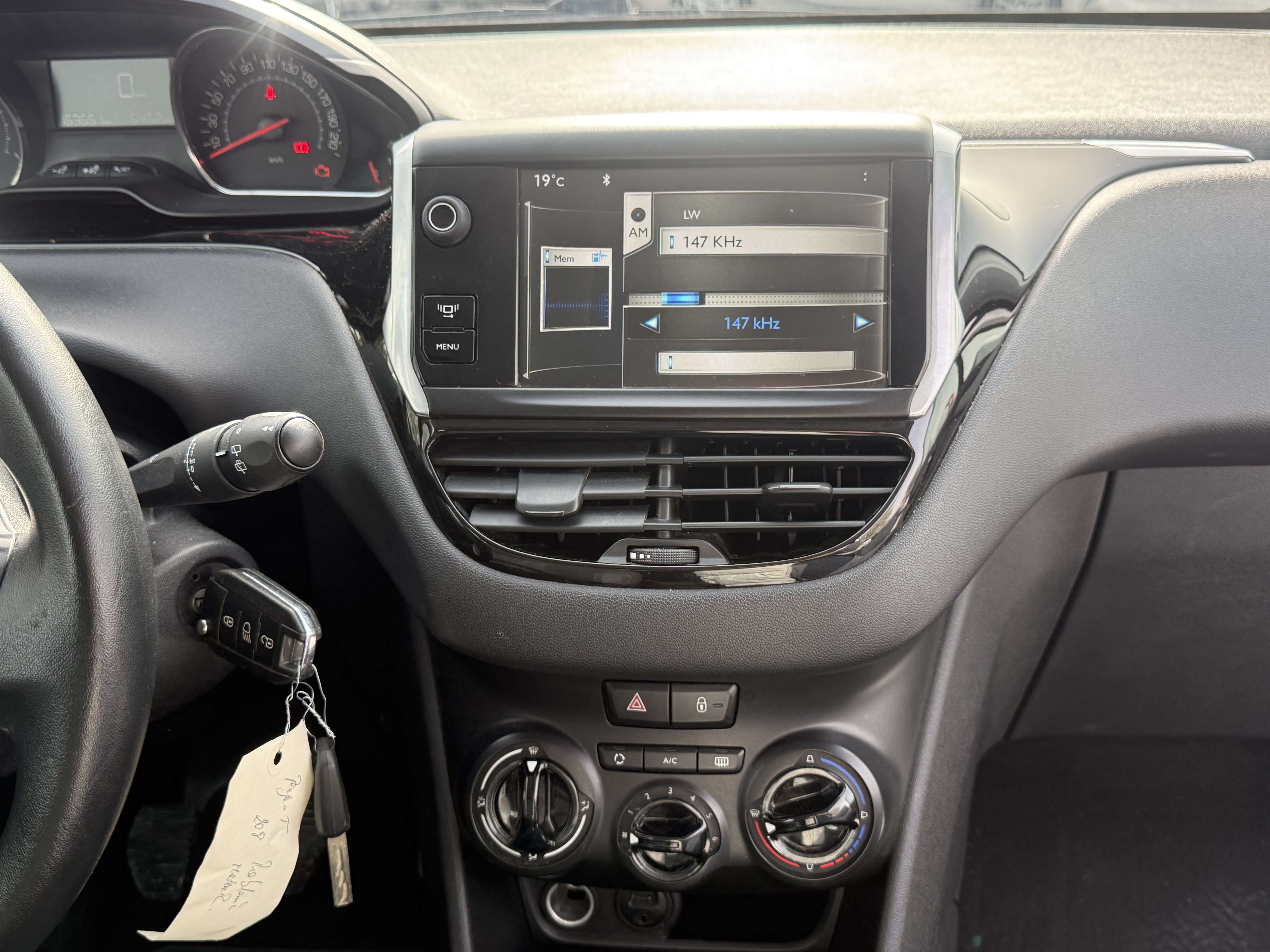Peugeot 208 208 1.2i  - PRBLM MOTEUR - START