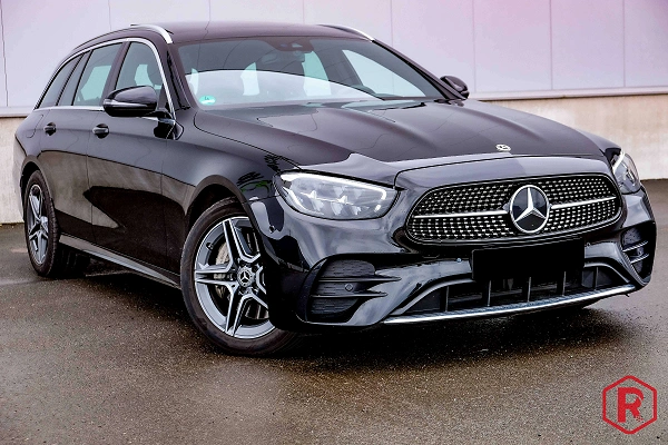 Mercedes-Benz E 300 de Break AMG Pano BTWwagen PHEV