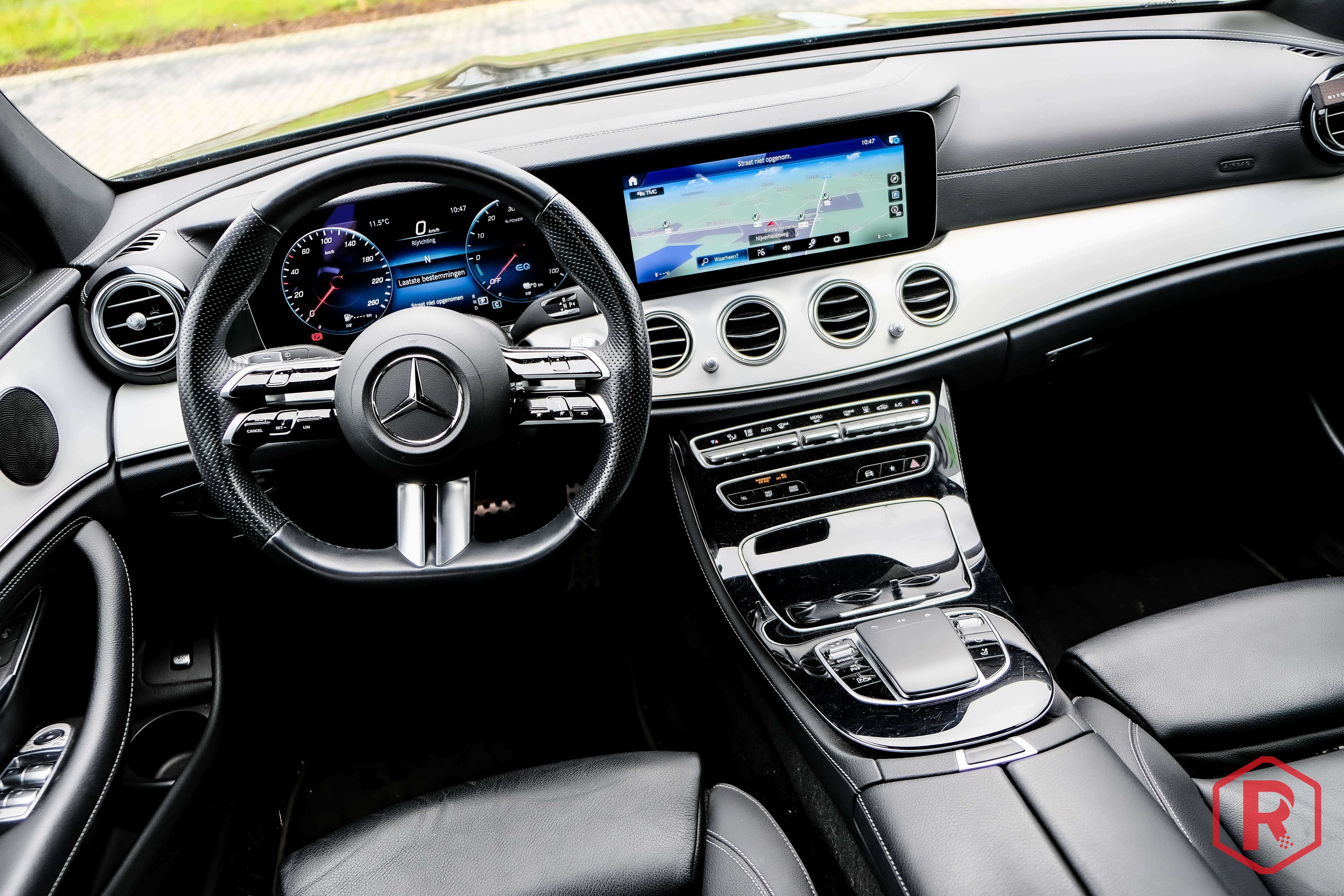 Mercedes-Benz E 300 de Break AMG Pano BTWwagen PHEV
