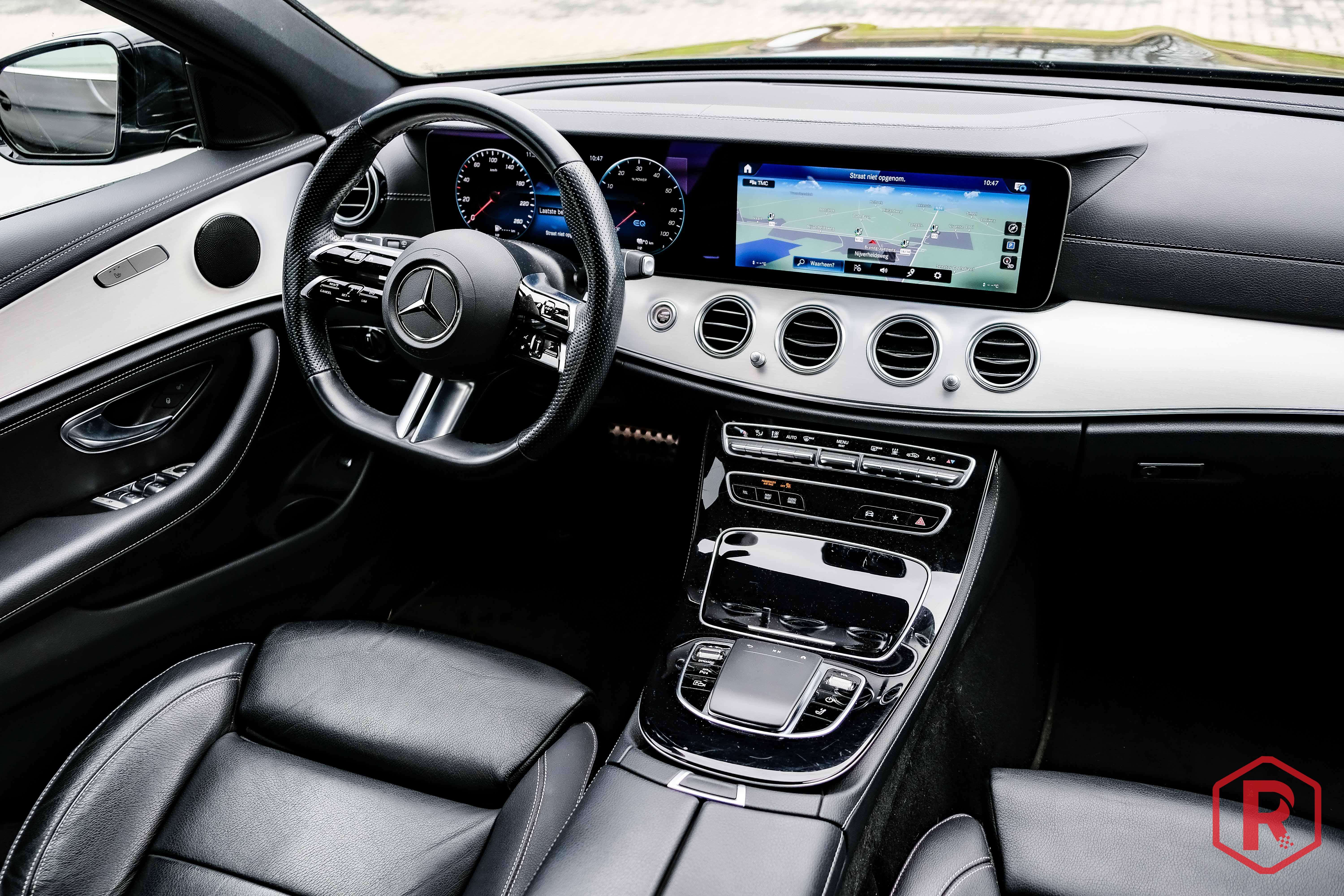Mercedes-Benz E 300 de Break AMG Pano BTWwagen PHEV