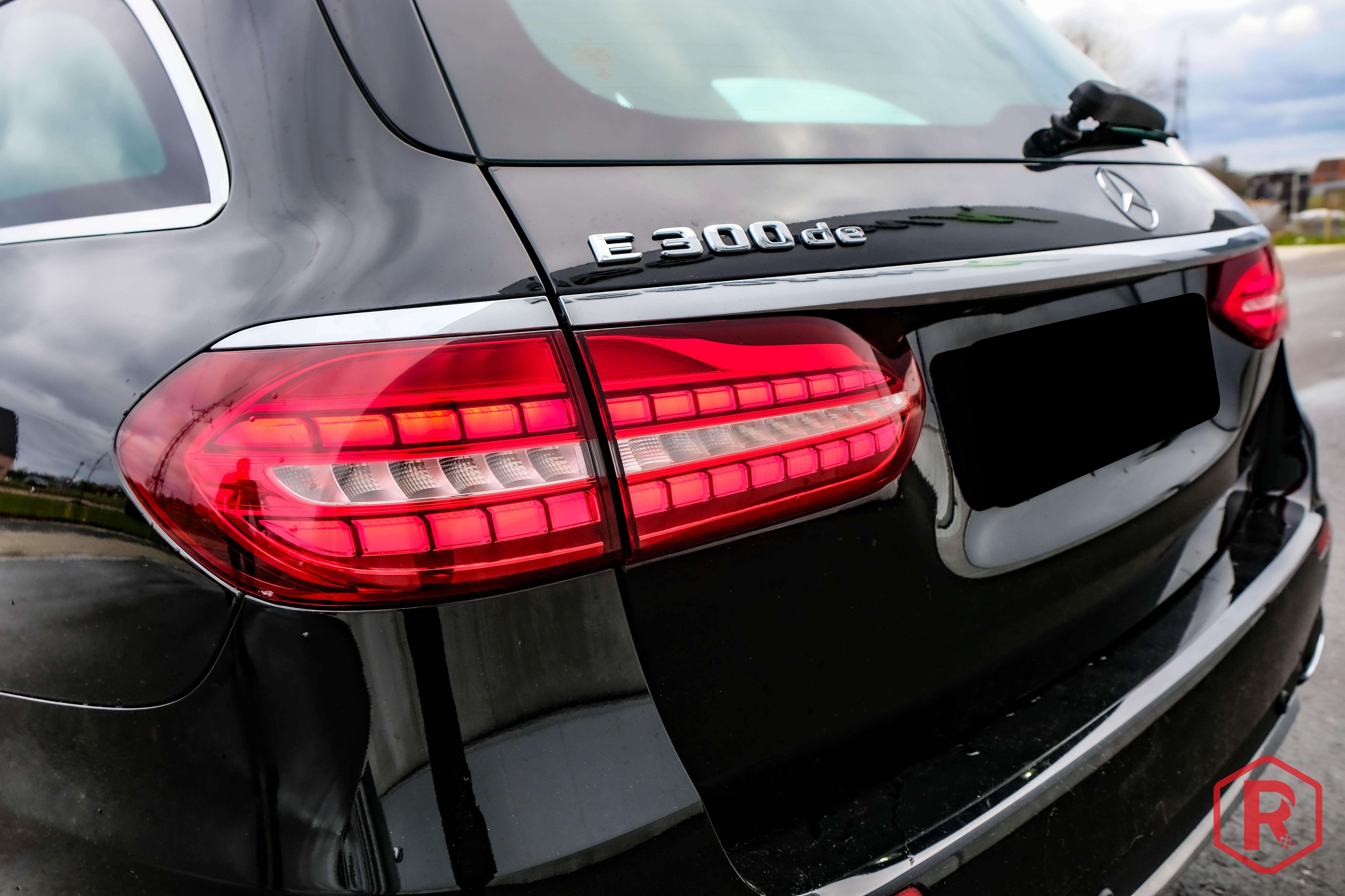 Mercedes-Benz E 300 de Break AMG Pano BTWwagen PHEV