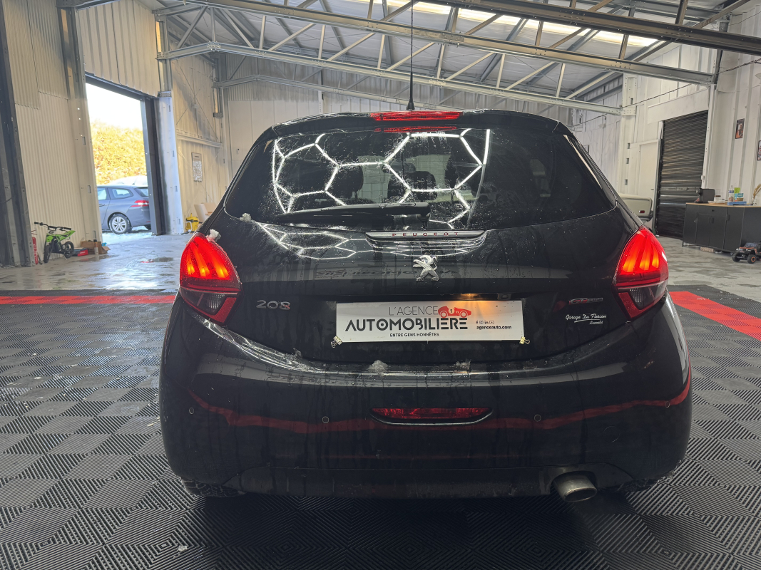 Peugeot 208 110 GT LINE