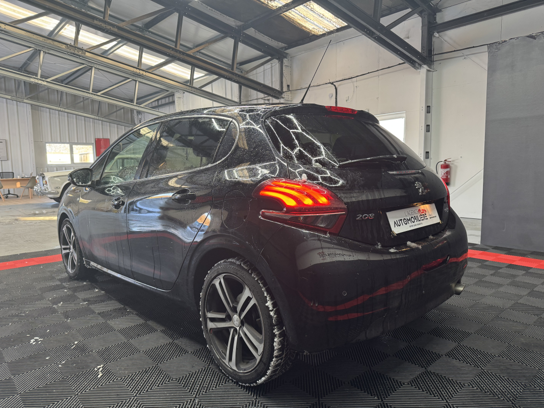 Peugeot 208 110 GT LINE