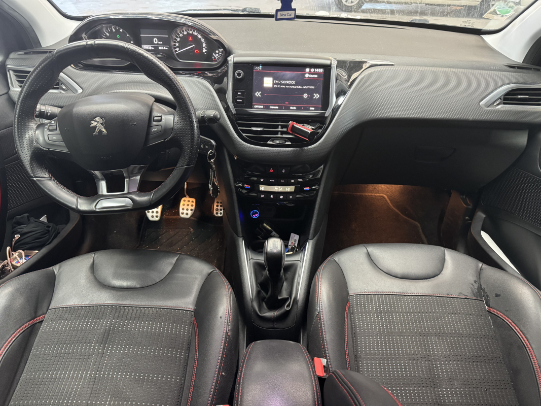 Peugeot 208 110 GT LINE