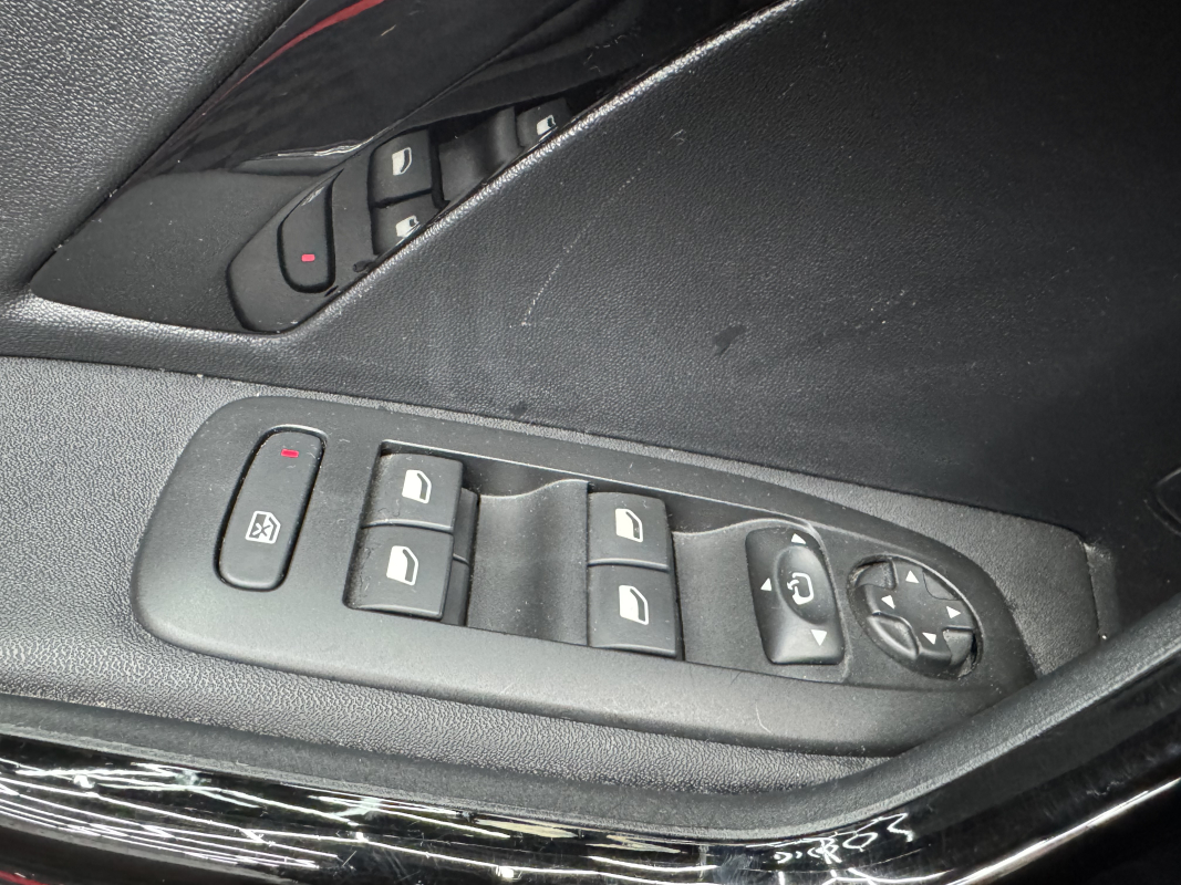 Peugeot 208 110 GT LINE