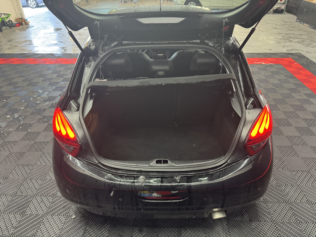 Peugeot 208 110 GT LINE