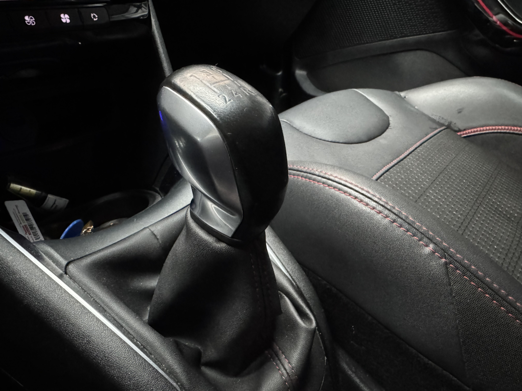 Peugeot 208 110 GT LINE