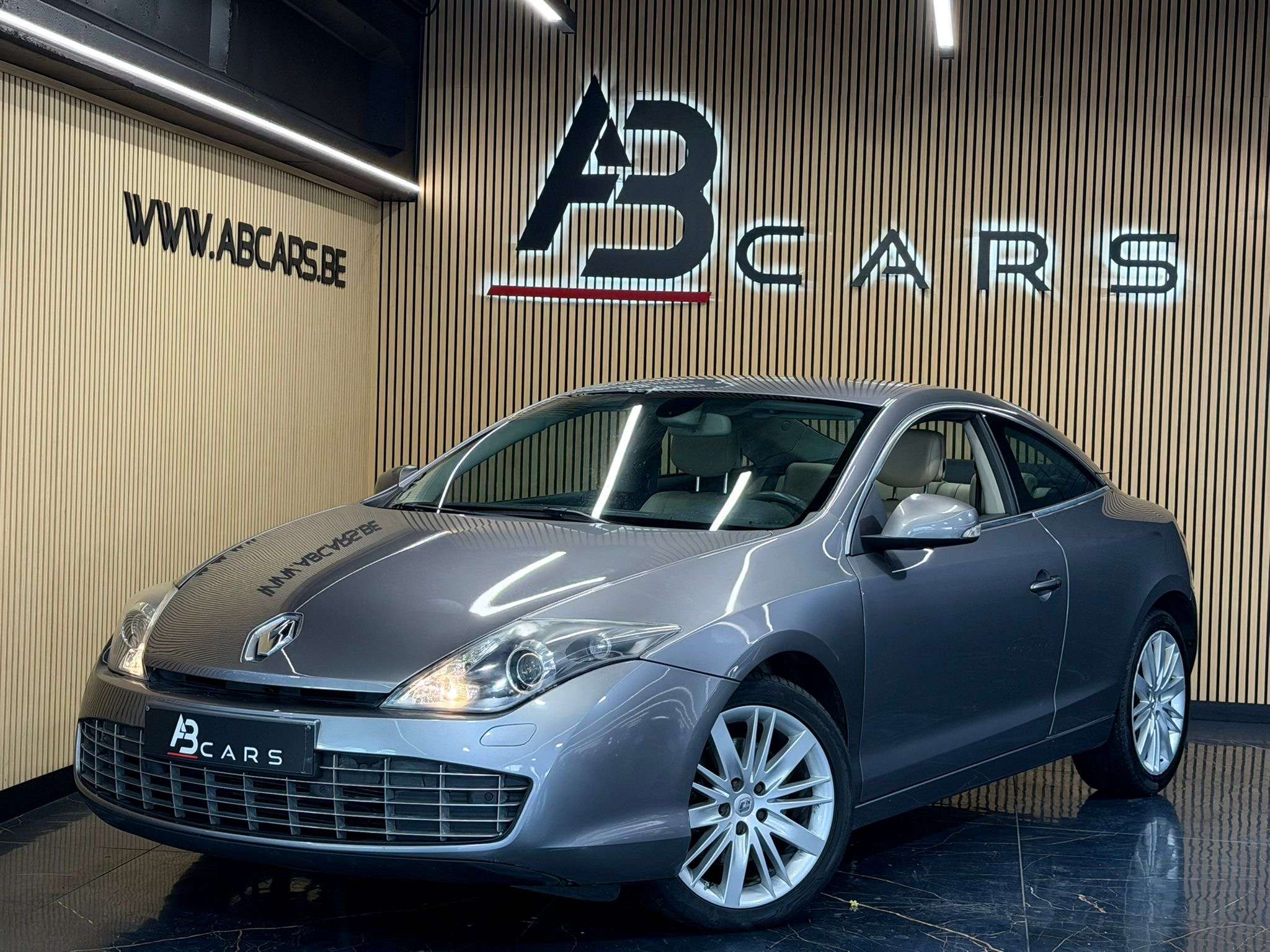 Renault Laguna Coupé 2.0 dCi * GARANTIE 12 MOIS * FULL OPTIONS *