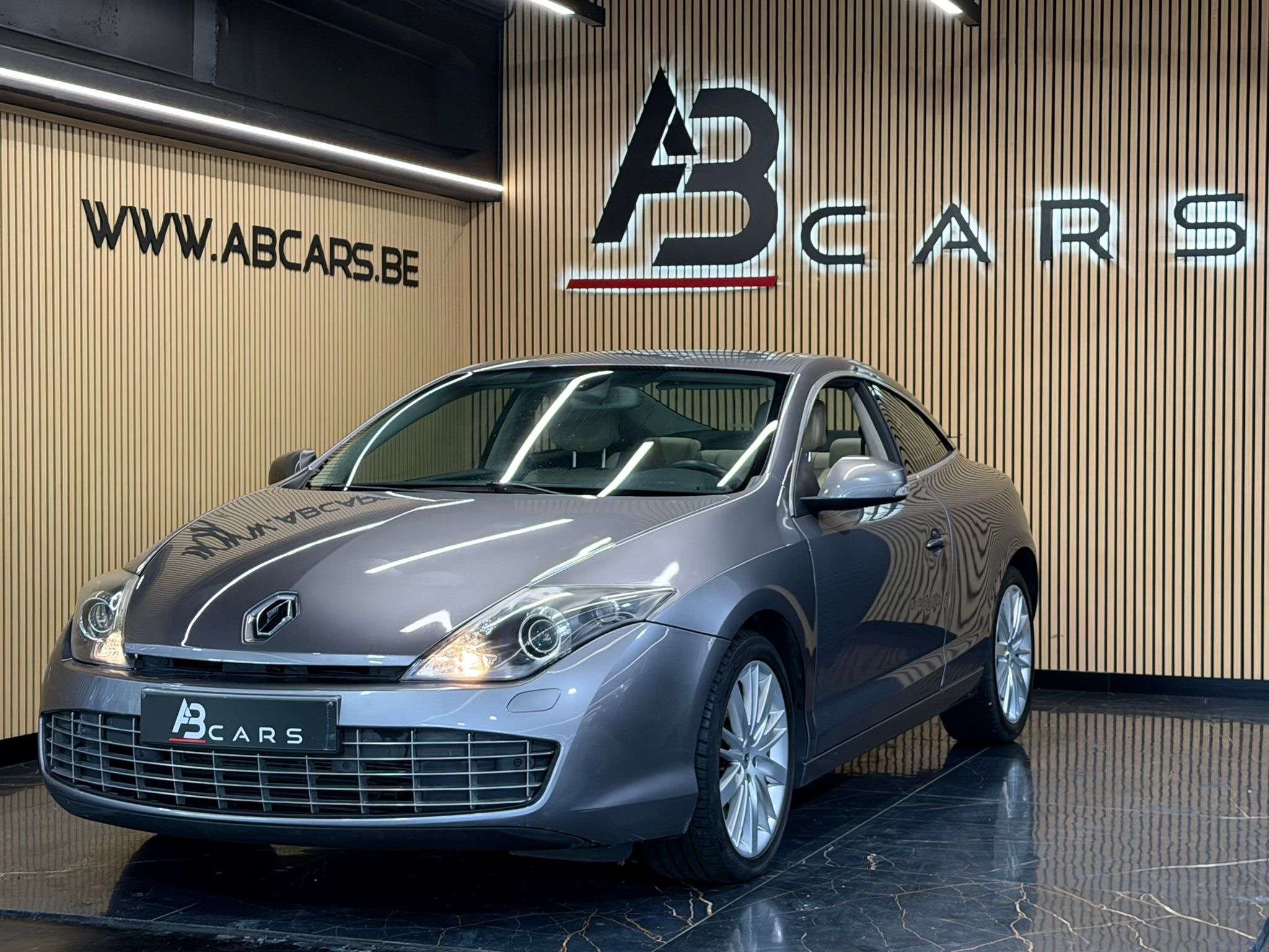 Renault Laguna Coupé 2.0 dCi * GARANTIE 12 MOIS * FULL OPTIONS *