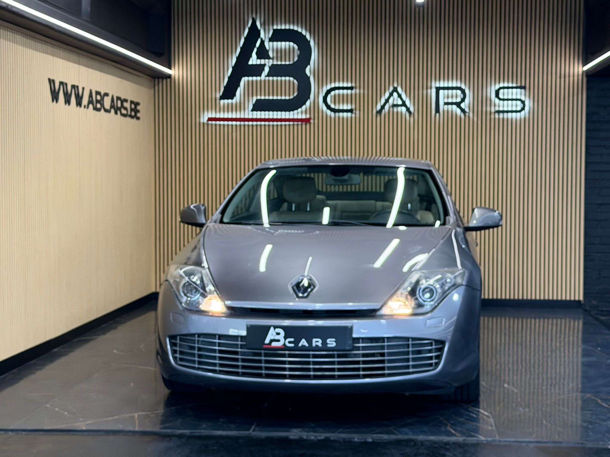 Renault Laguna Coupé 2.0 dCi * GARANTIE 12 MOIS * FULL OPTIONS *