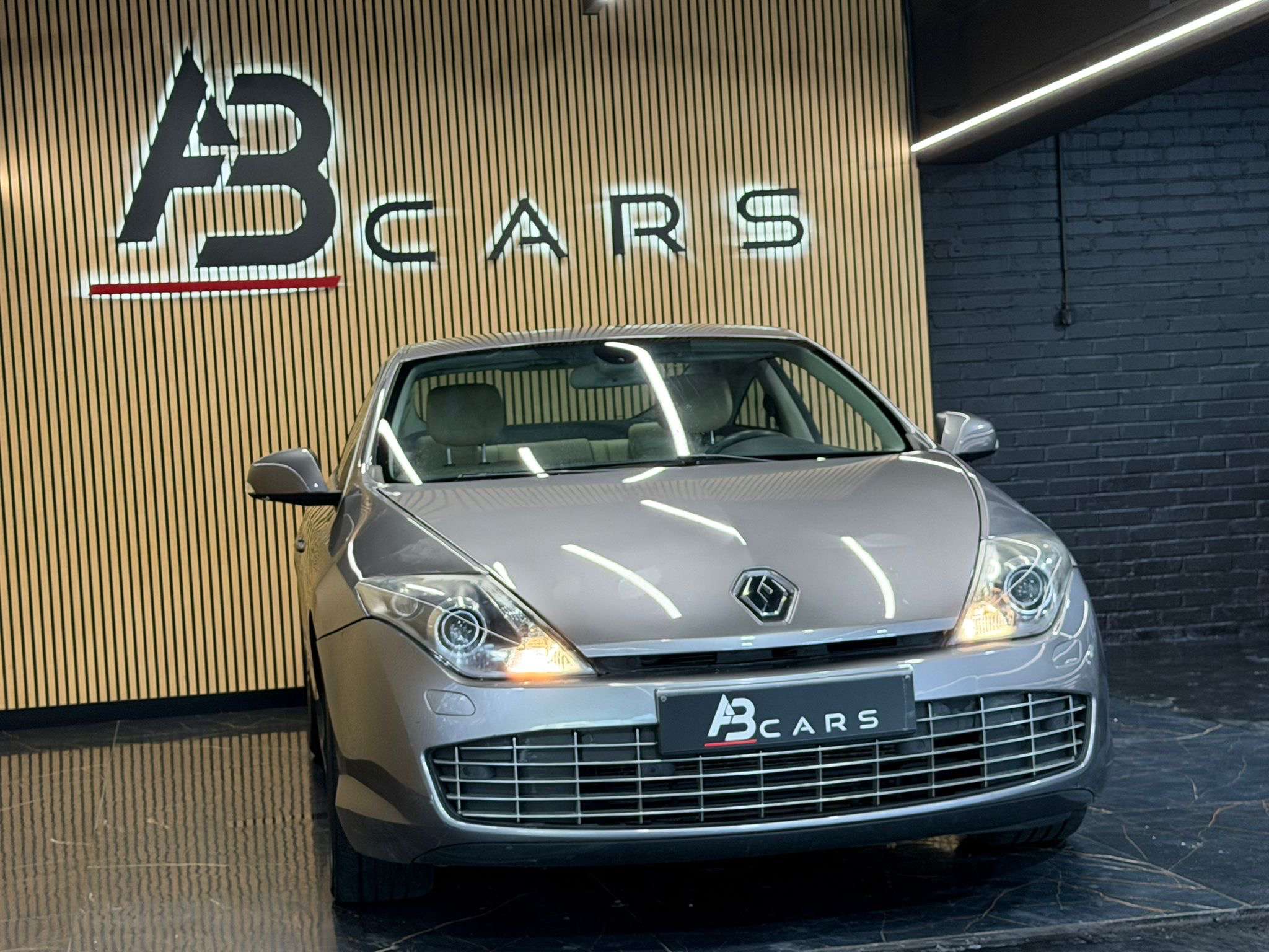 Renault Laguna Coupé 2.0 dCi * GARANTIE 12 MOIS * FULL OPTIONS *