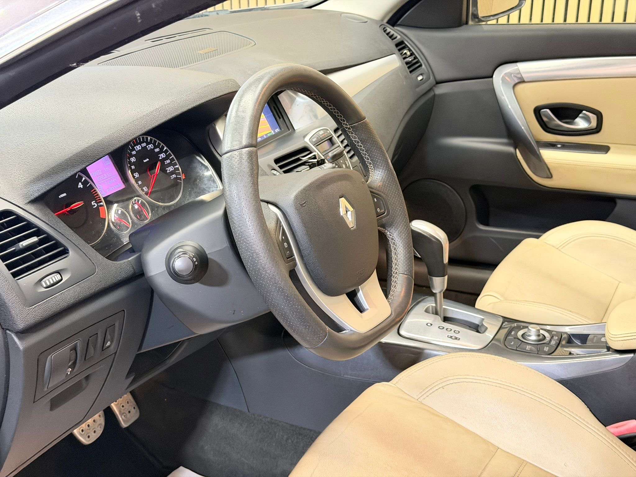 Renault Laguna Coupé 2.0 dCi * GARANTIE 12 MOIS * FULL OPTIONS *