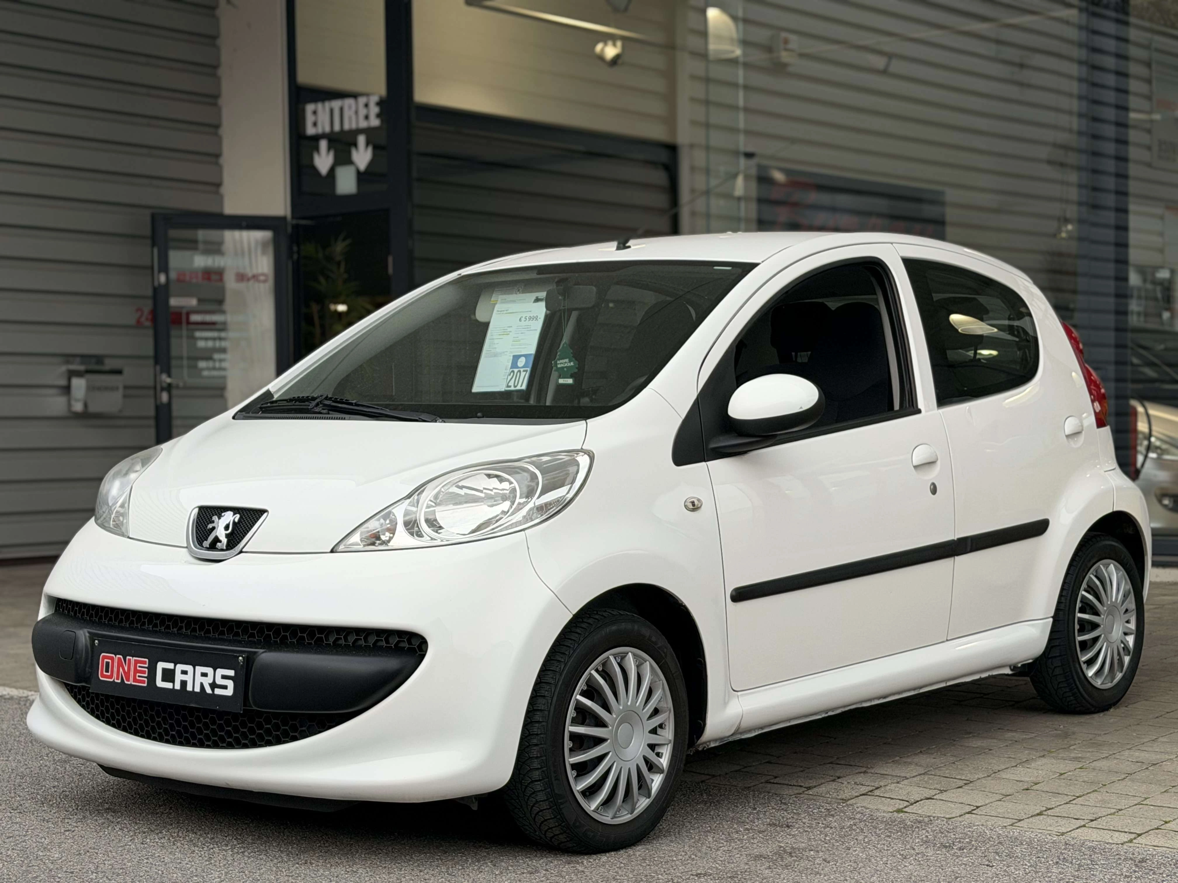 Peugeot 107 1.0i 50kw 68cv AUTOMATIQUE AIRCO-VE-VC-DA-GAR 1AN