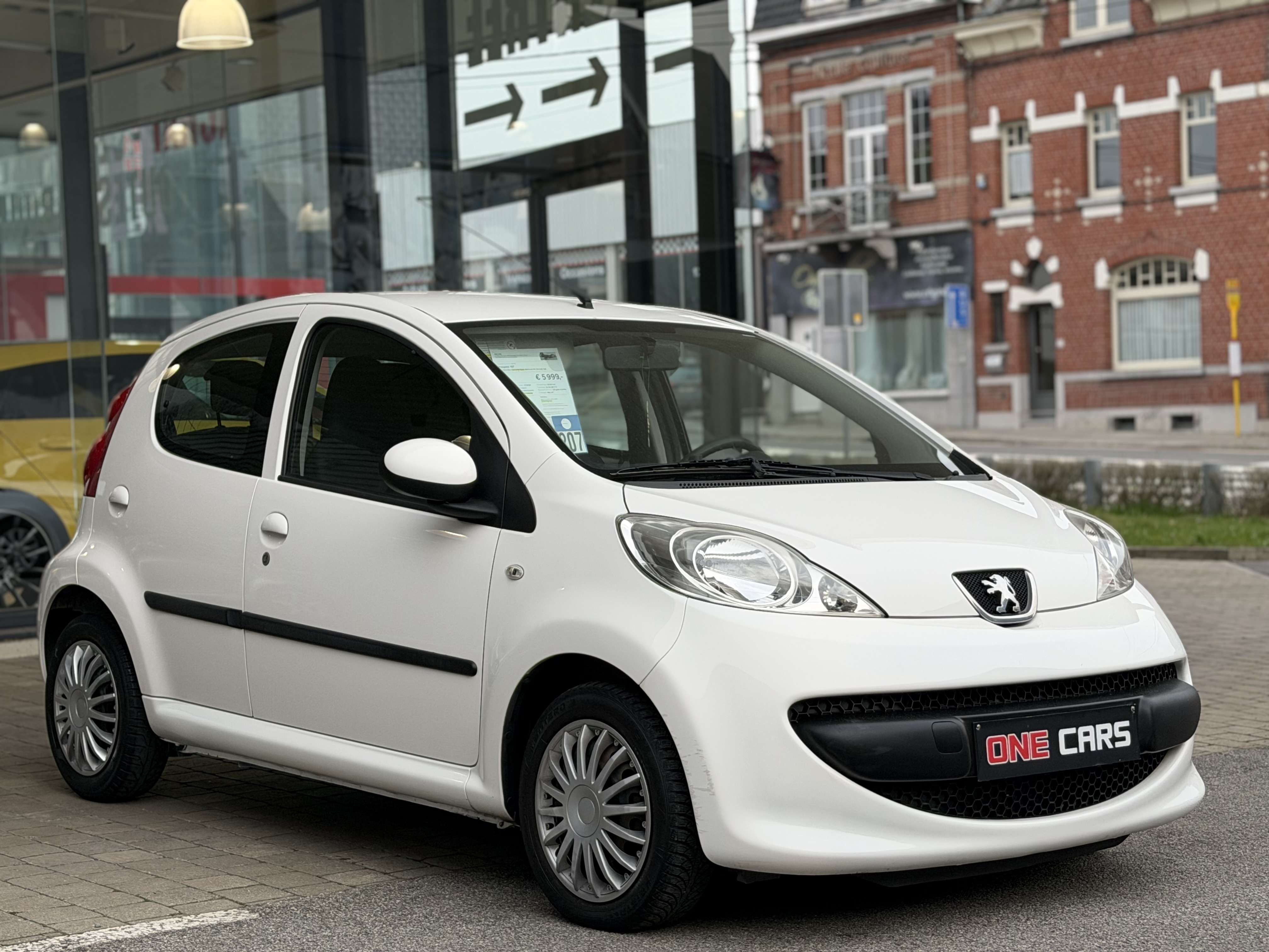 Peugeot 107 1.0i 50kw 68cv AUTOMATIQUE AIRCO-VE-VC-DA-GAR 1AN