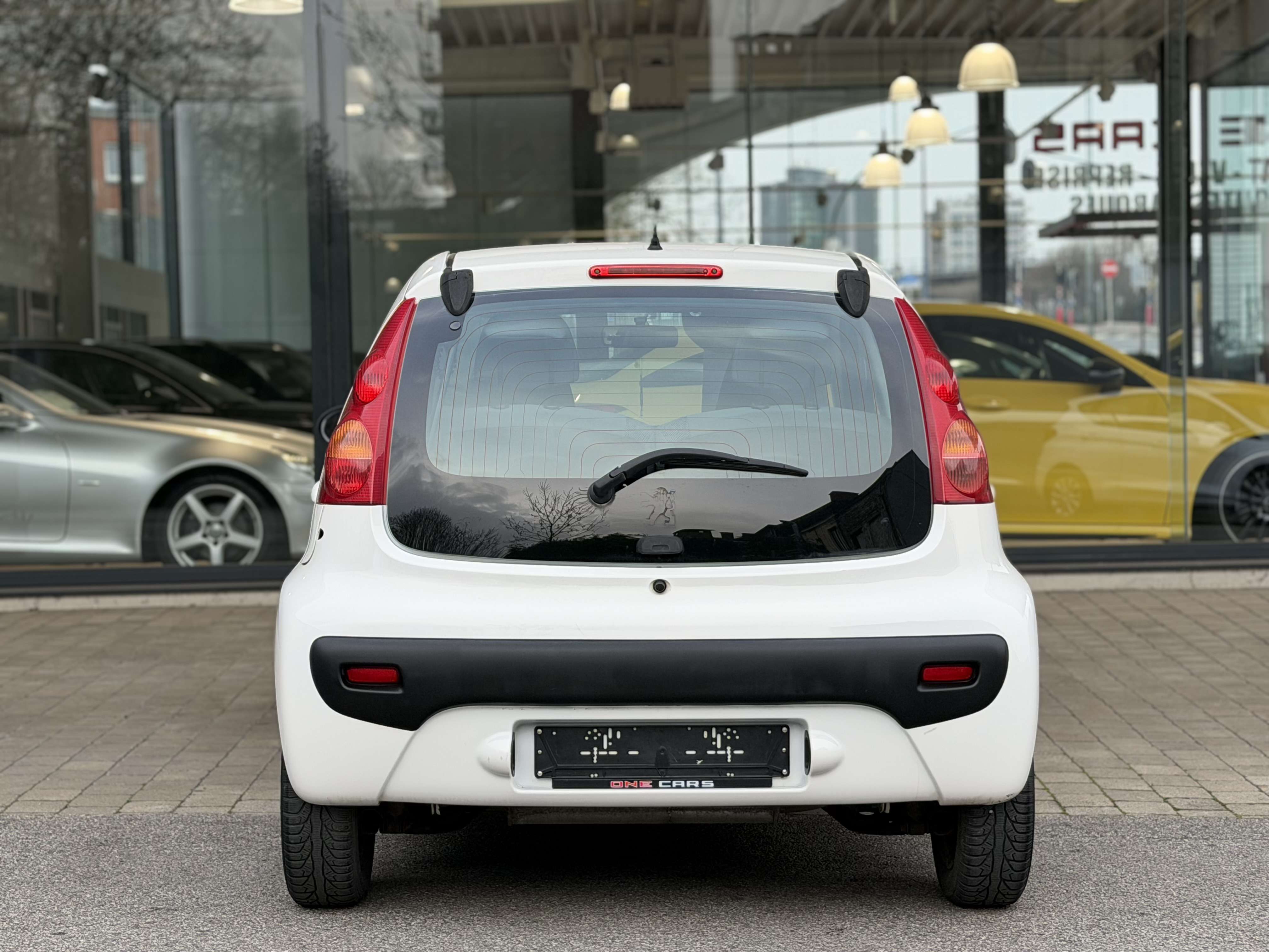 Peugeot 107 1.0i 50kw 68cv AUTOMATIQUE AIRCO-VE-VC-DA-GAR 1AN