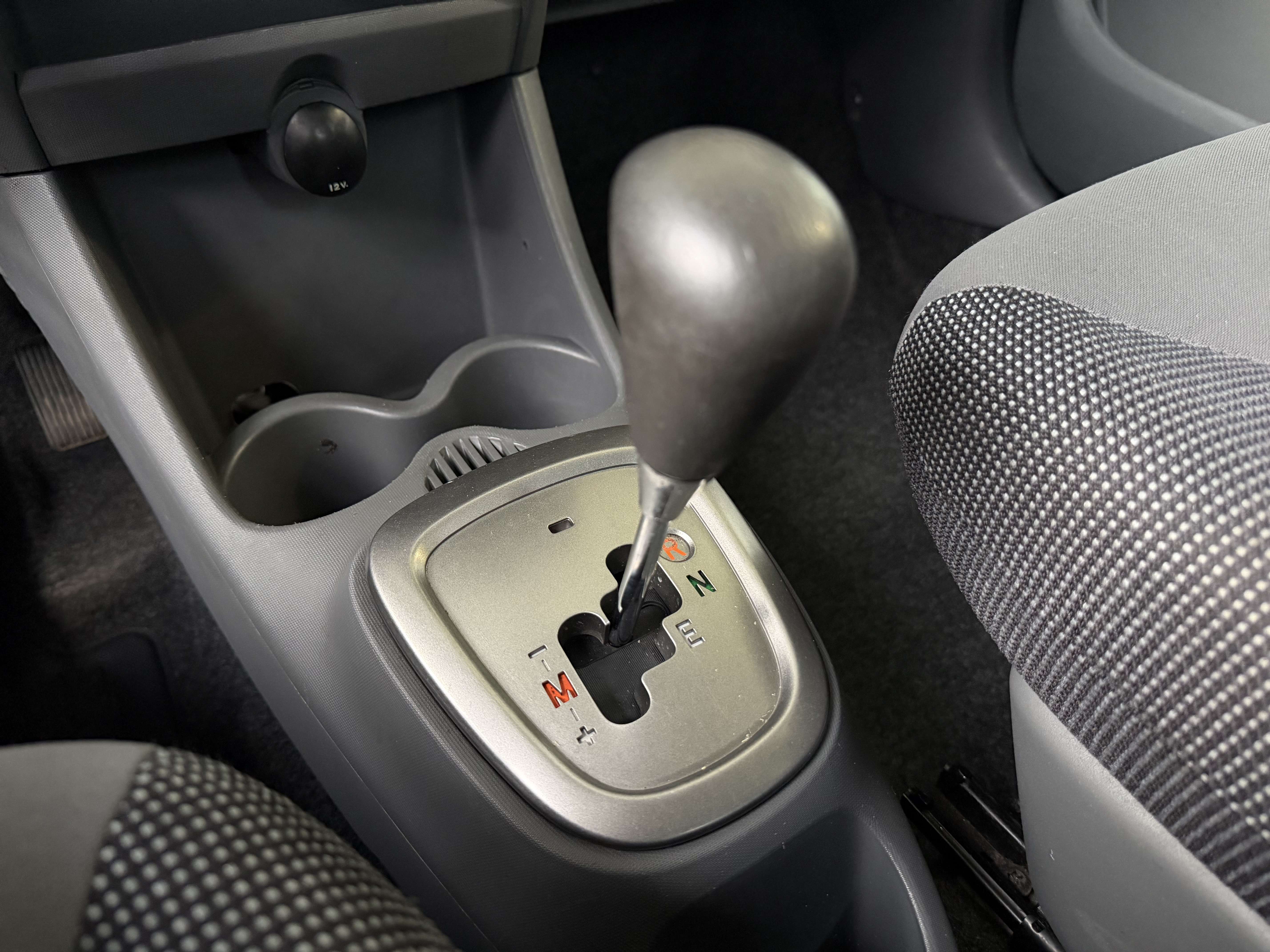 Peugeot 107 1.0i 50kw 68cv AUTOMATIQUE AIRCO-VE-VC-DA-GAR 1AN