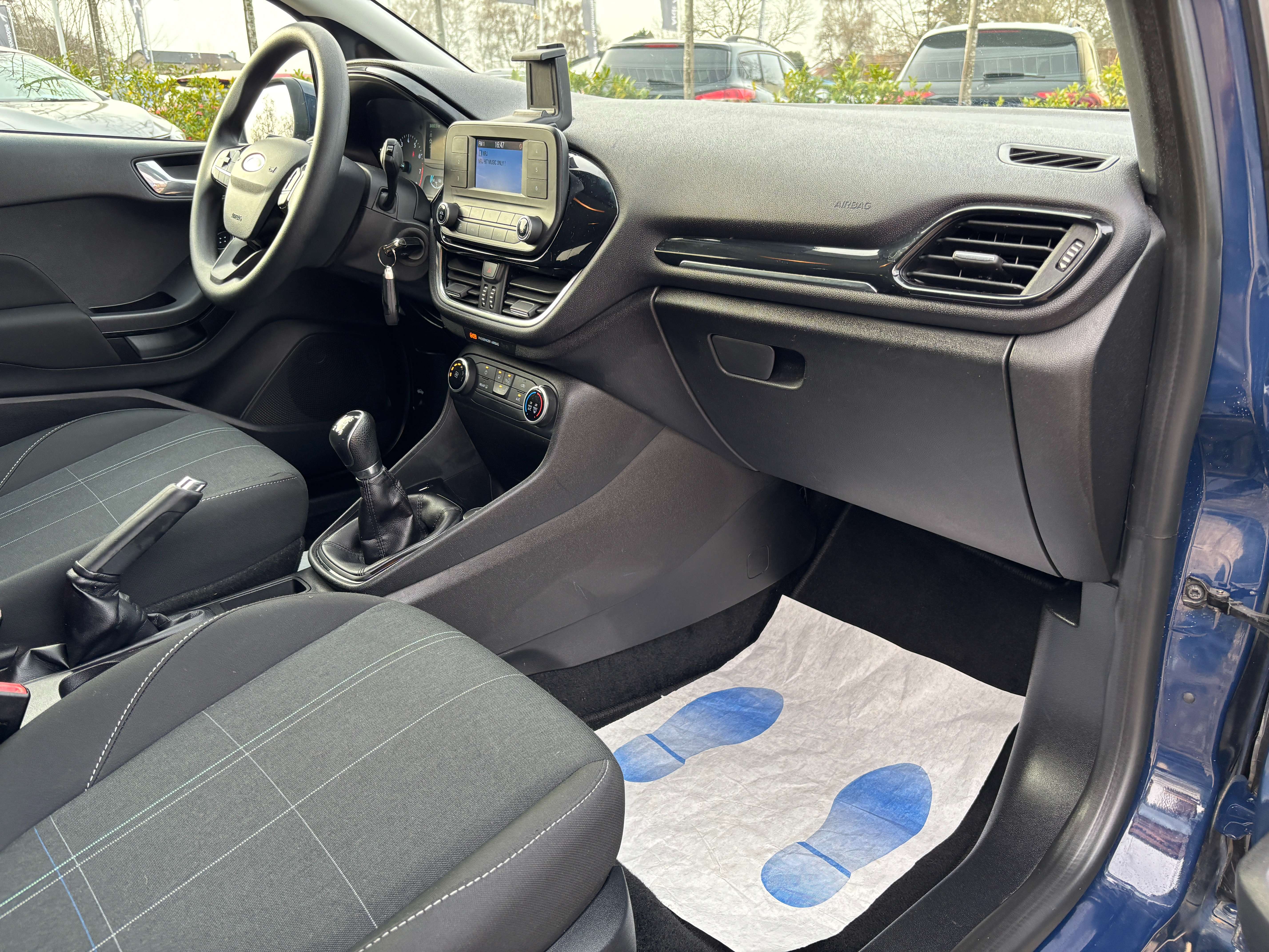 Ford Fiesta 1.1i *LANE ASSIST*BLUETOOTH*CAPTEUR AR*GARANTIE*