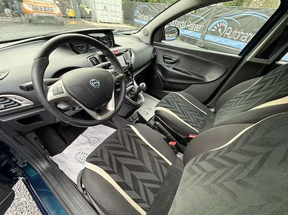 Lancia Ypsilon Ypsilon 1.2i Fire Evo Platinium, Ac + 12m Garantie