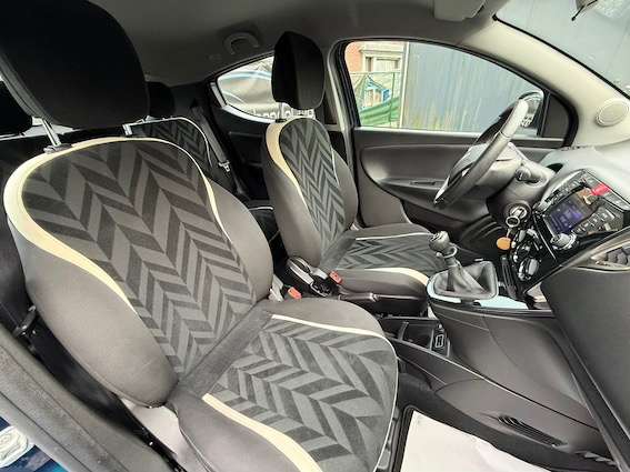 Lancia Ypsilon Ypsilon 1.2i Fire Evo Platinium, Ac + 12m Garantie