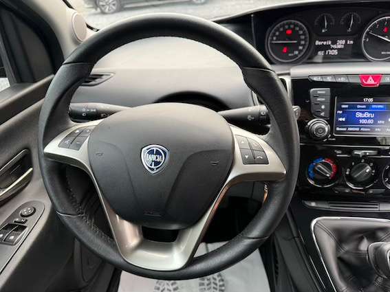 Lancia Ypsilon Ypsilon 1.2i Fire Evo Platinium, Ac + 12m Garantie