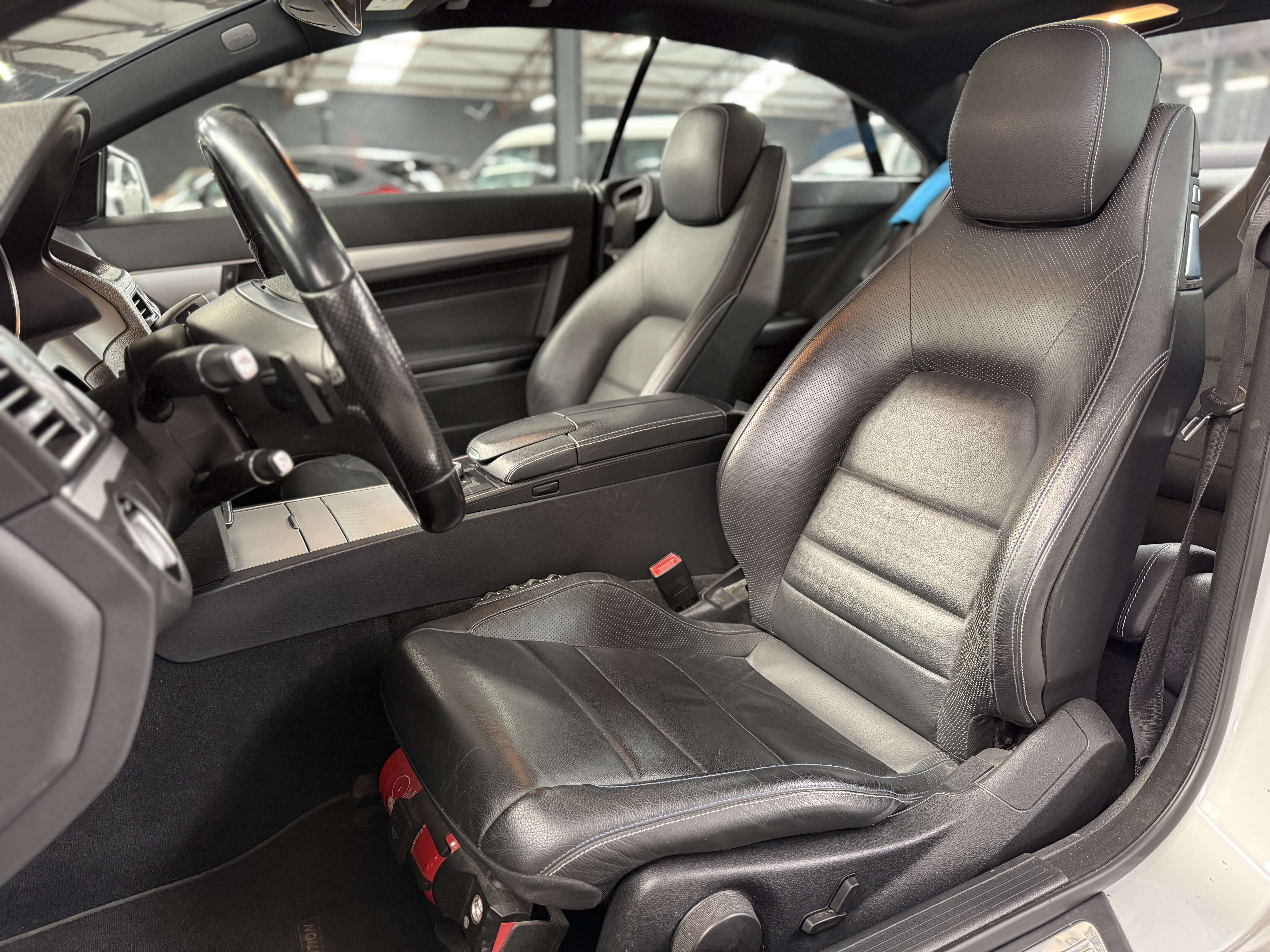 Mercedes-Benz E 220 d * PACK AMG * TOIT PANO * LED * RADAR * SIEGE CH