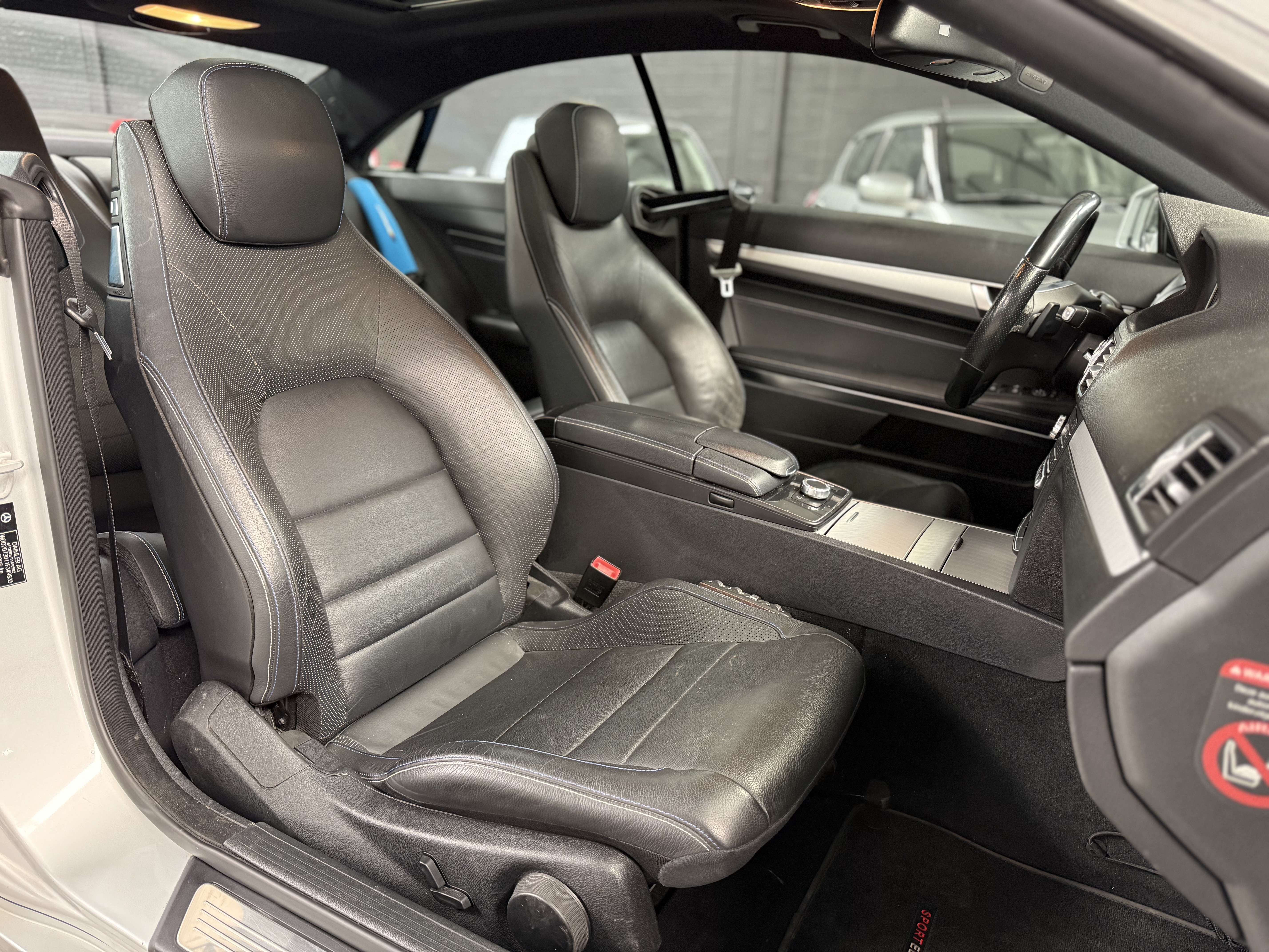 Mercedes-Benz E 220 d * PACK AMG * TOIT PANO * LED * RADAR * SIEGE CH