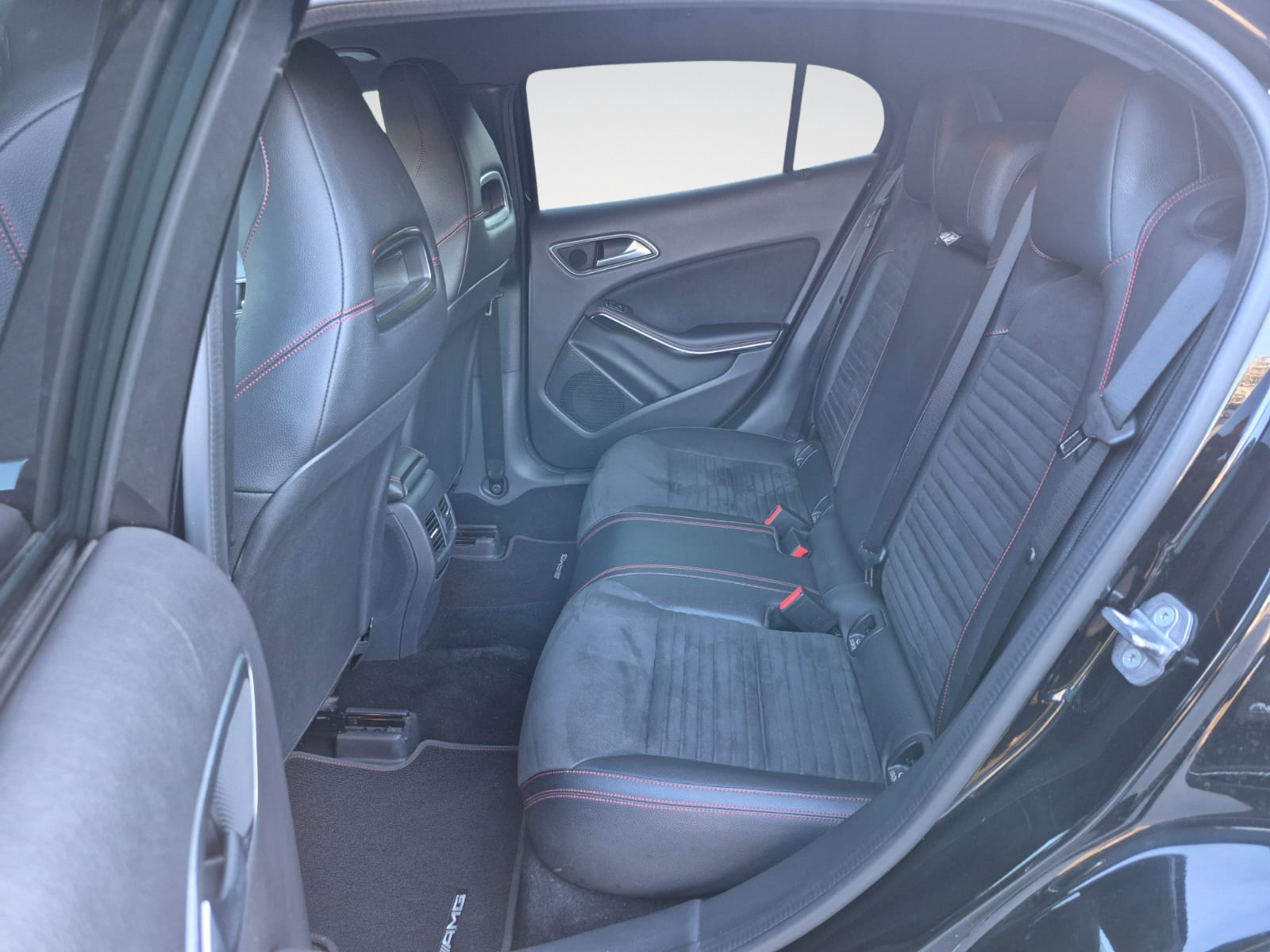Mercedes-Benz GLA 180 Finition "AMG LINE" - SUV Premium Automatique - Garantie 12 Mois avec Entretien Effectué - Zone LEZ Ok
