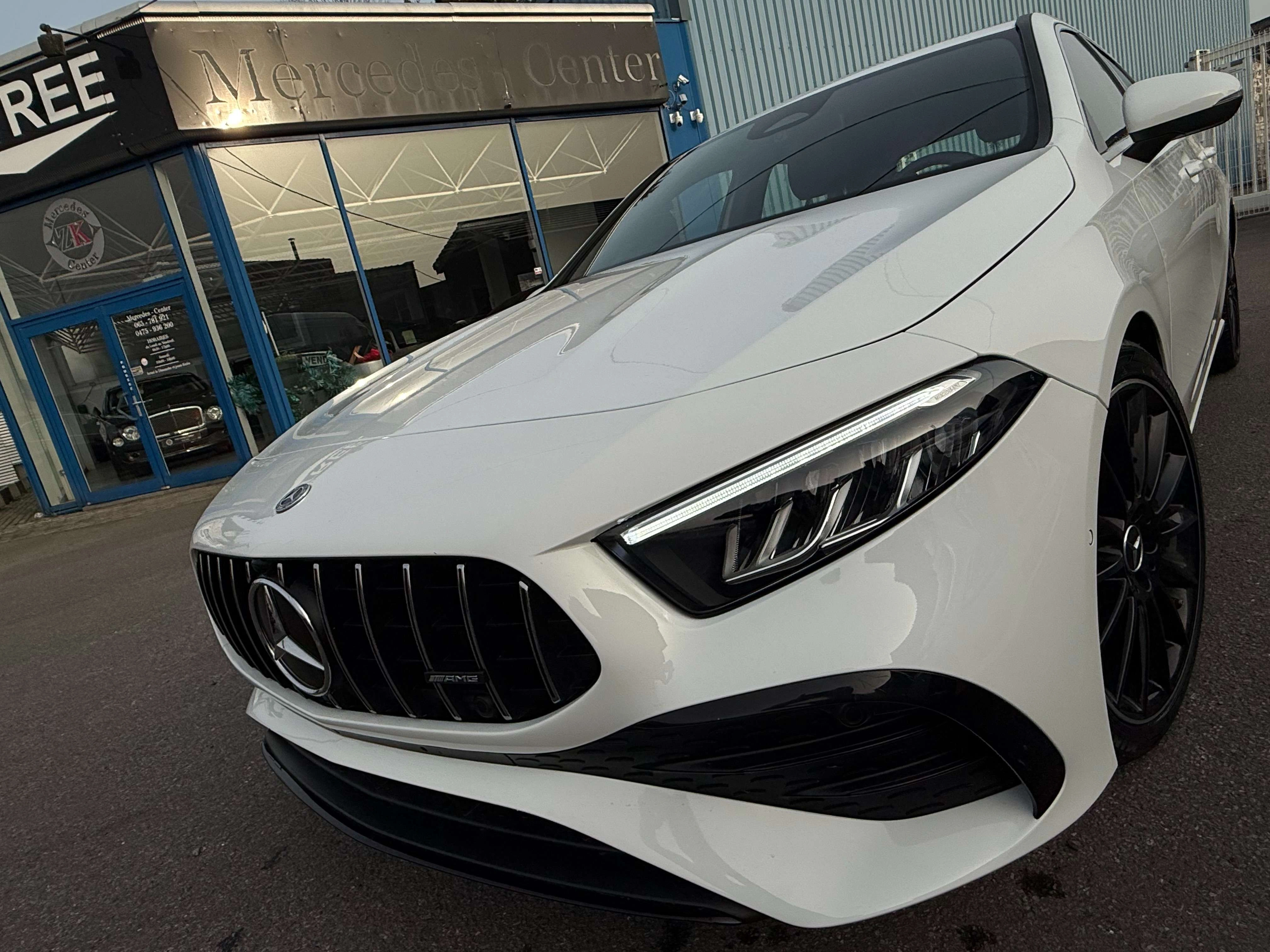Mercedes-Benz A 180 7G-DCT * AMG 18 * FACELIFT * DIGITAL COCKPIT * LED