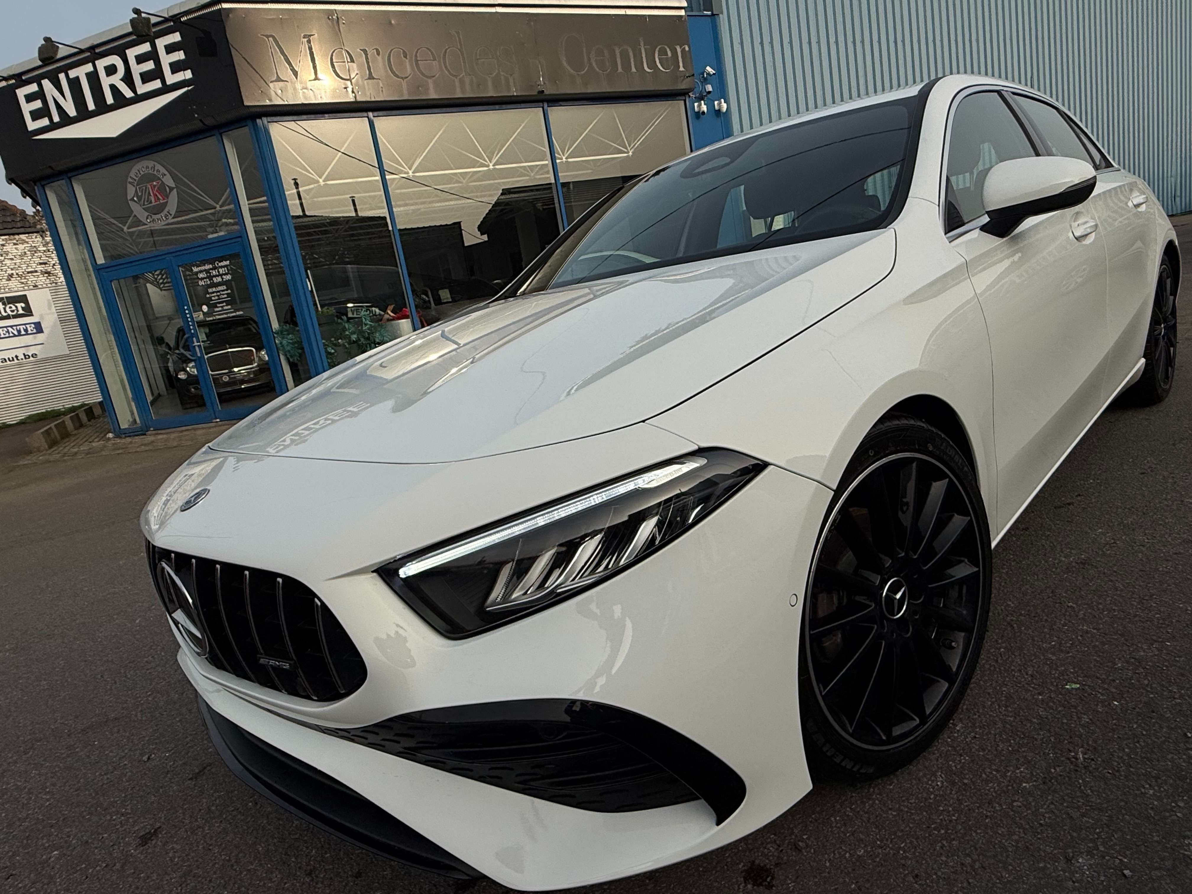 Mercedes-Benz A 180 7G-DCT * AMG 18 * FACELIFT * DIGITAL COCKPIT * LED