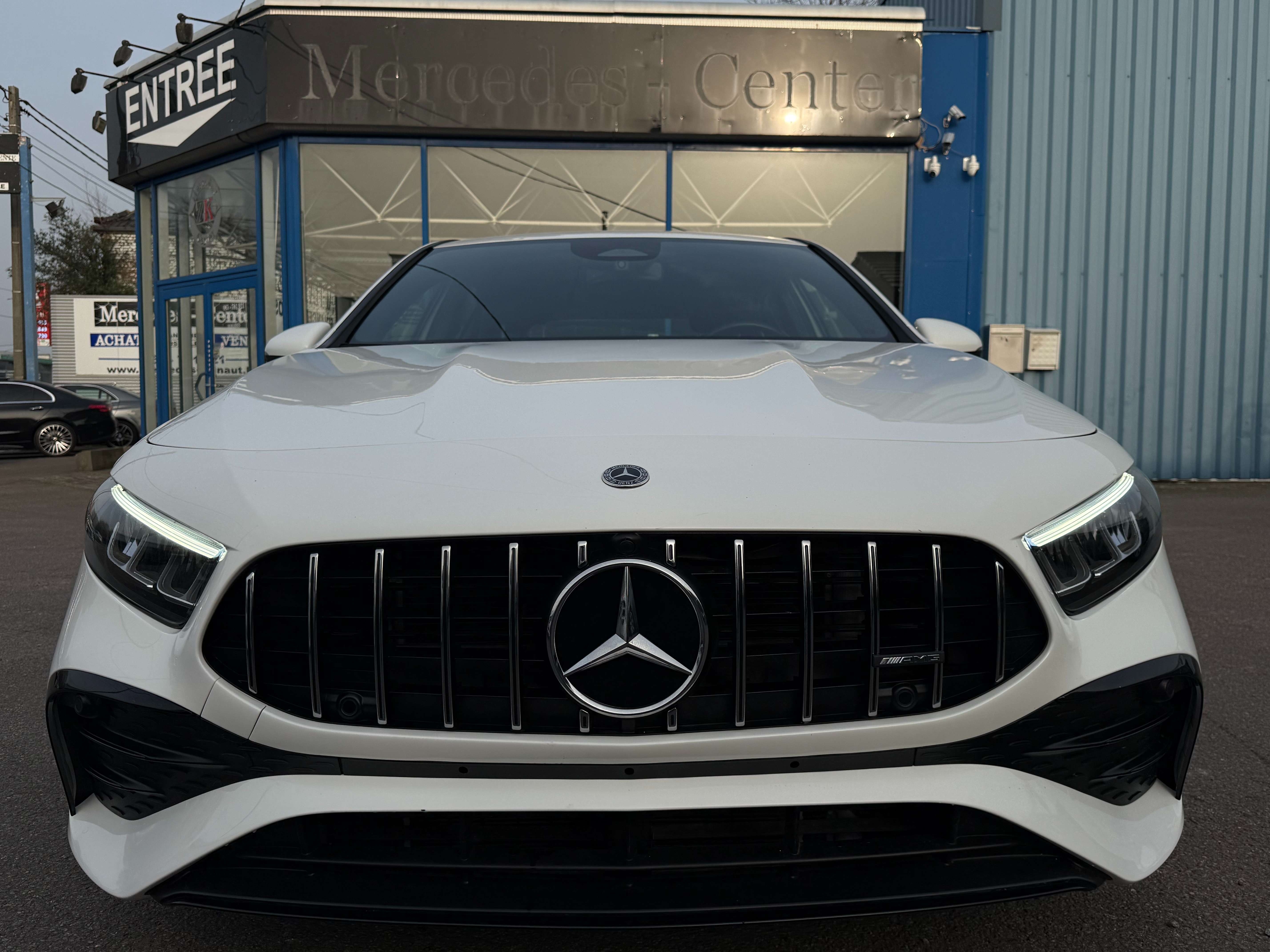 Mercedes-Benz A 180 7G-DCT * AMG 18 * FACELIFT * DIGITAL COCKPIT * LED