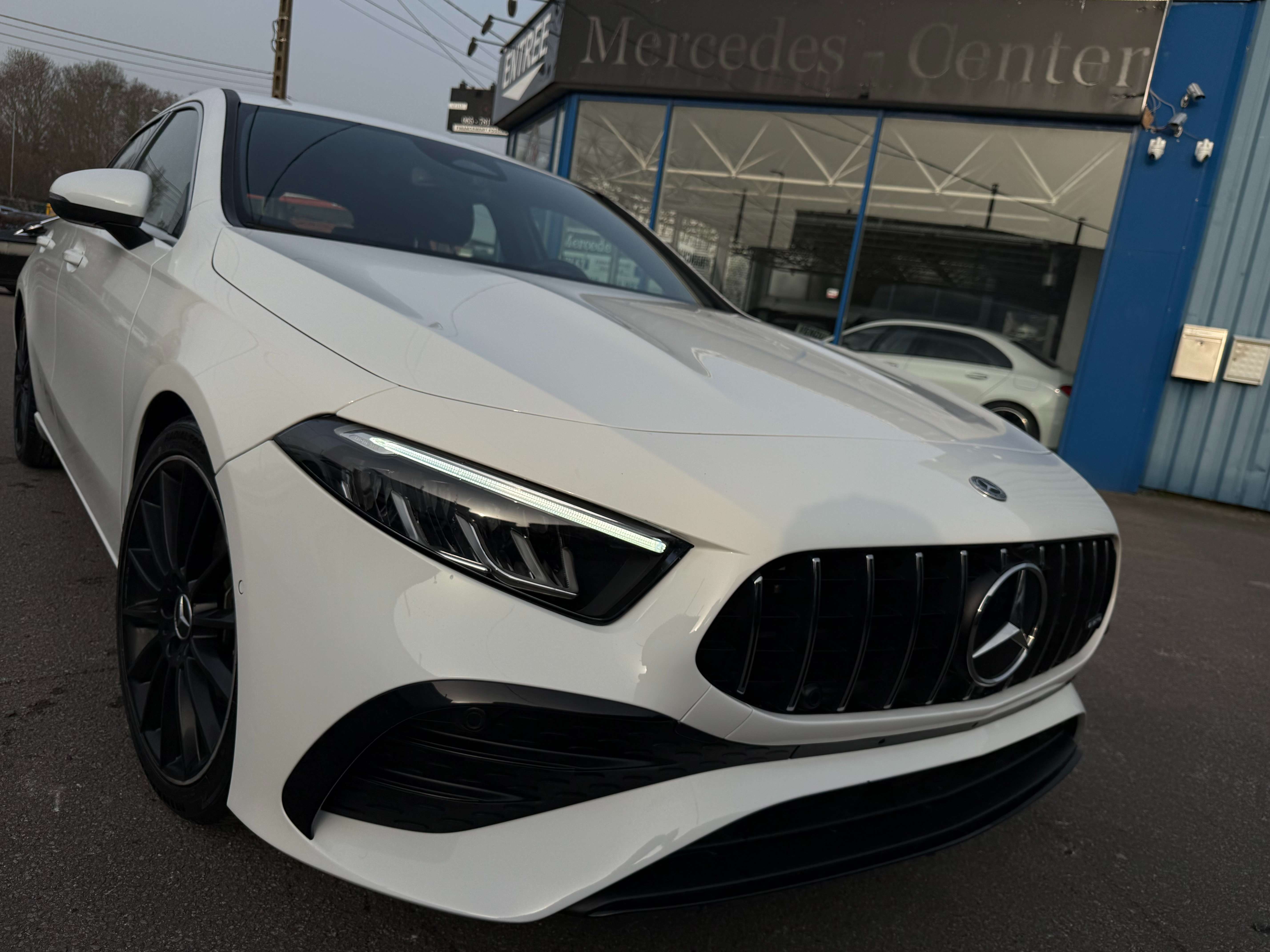 Mercedes-Benz A 180 7G-DCT * AMG 18 * FACELIFT * DIGITAL COCKPIT * LED