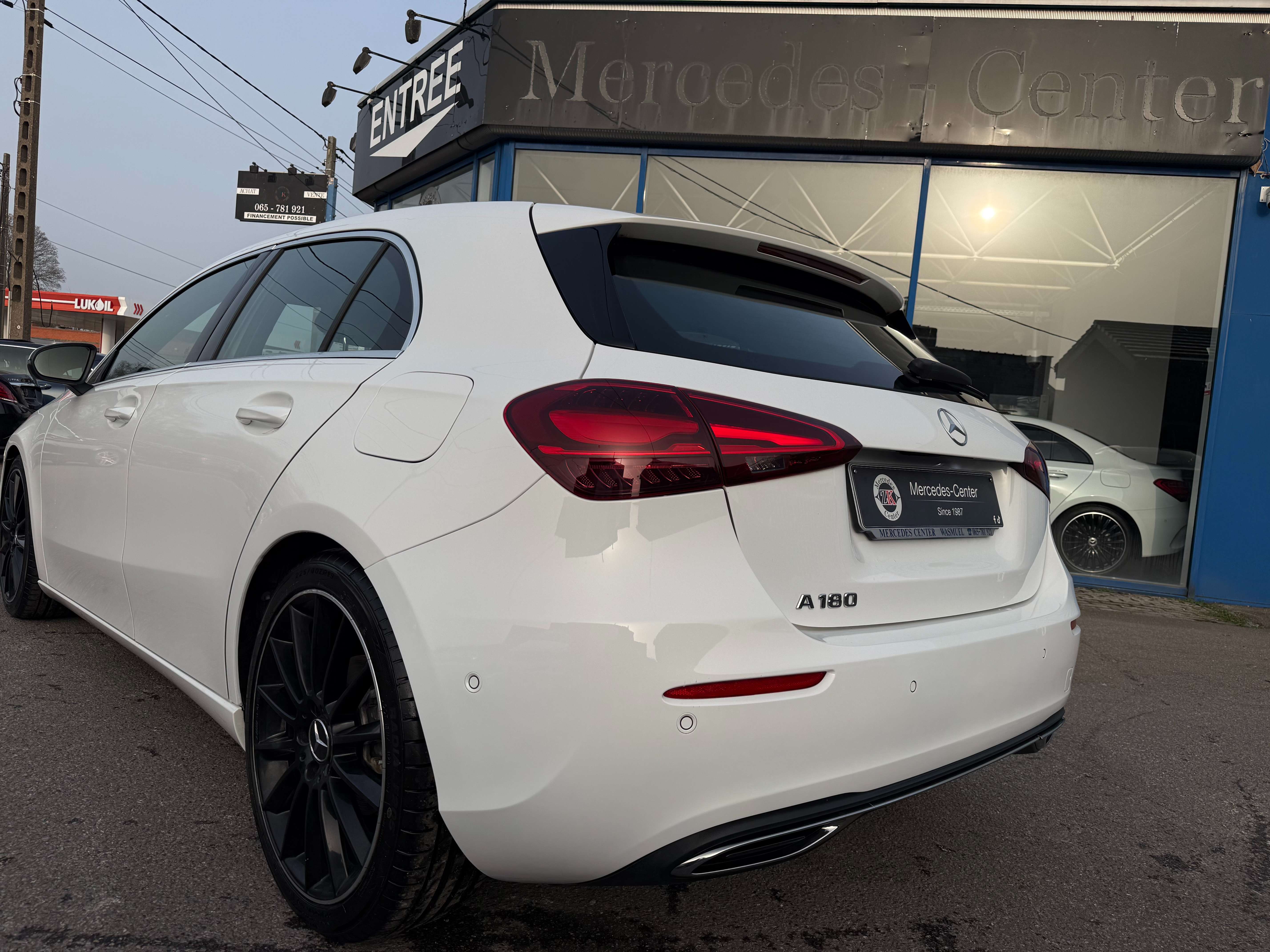 Mercedes-Benz A 180 7G-DCT * AMG 18 * FACELIFT * DIGITAL COCKPIT * LED