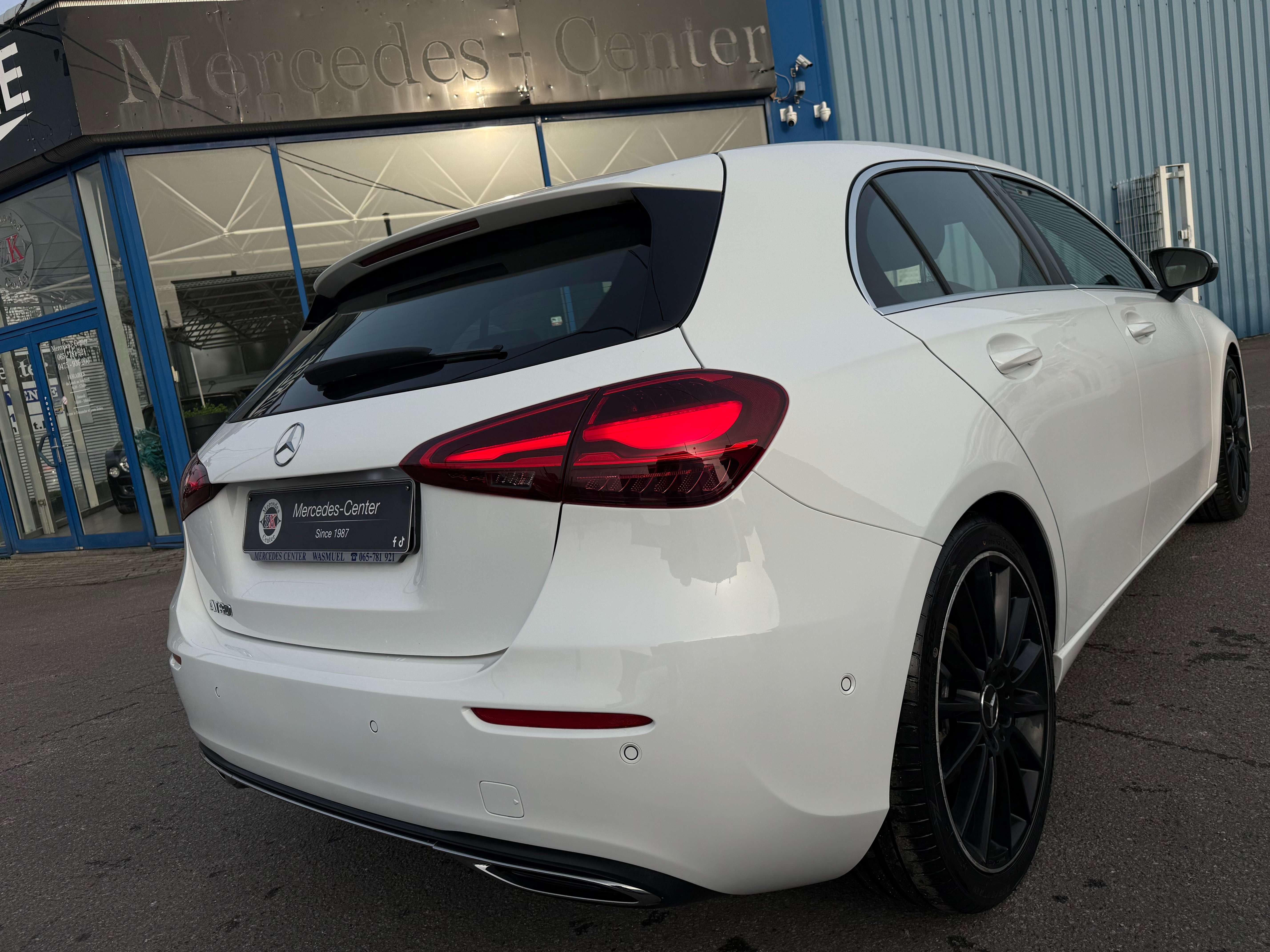 Mercedes-Benz A 180 7G-DCT * AMG 18 * FACELIFT * DIGITAL COCKPIT * LED