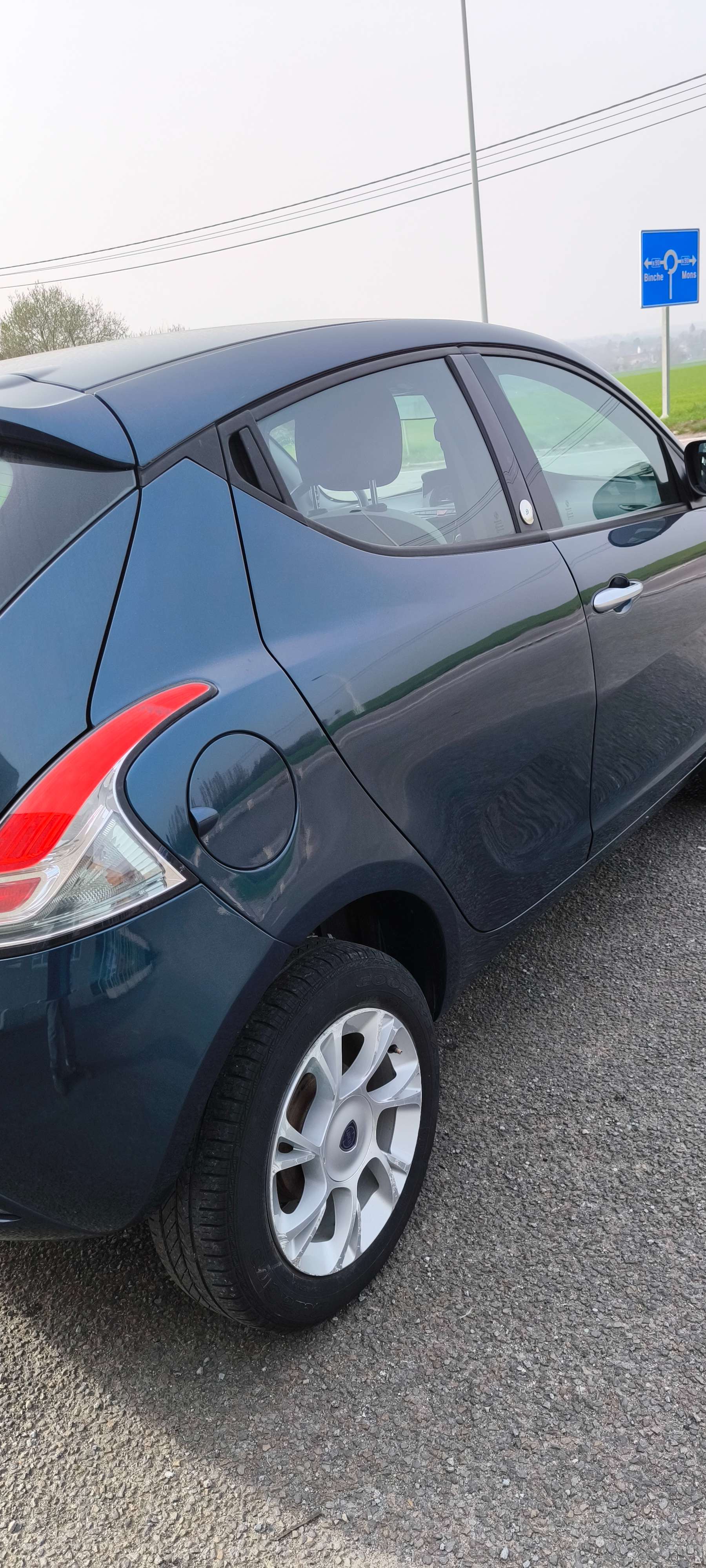 Lancia Ypsilon Lancia Upsilon 1200 essence Cng 100000 km 2016