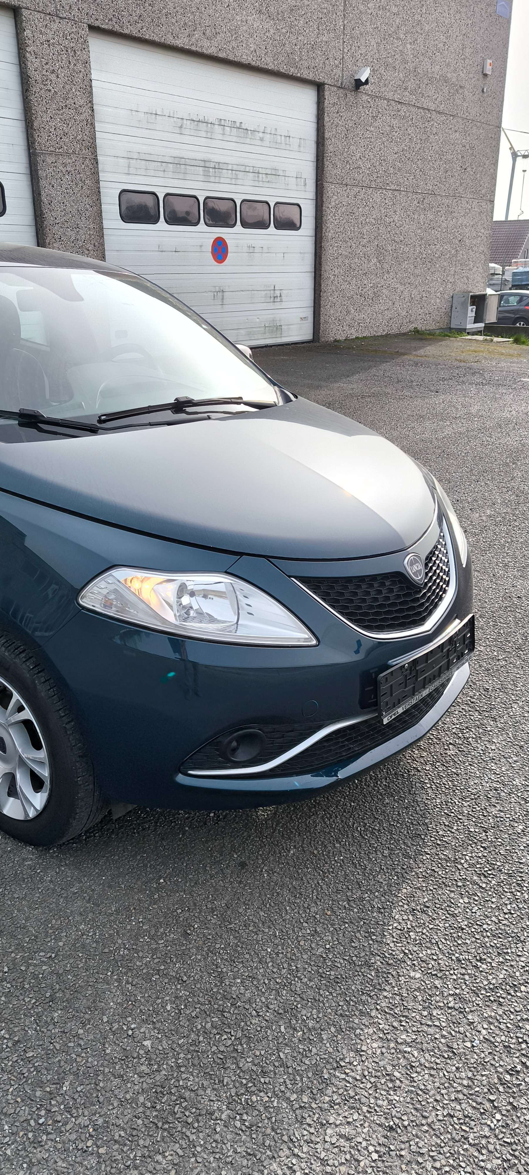 Lancia Ypsilon Lancia Upsilon 1200 essence Cng 100000 km 2016
