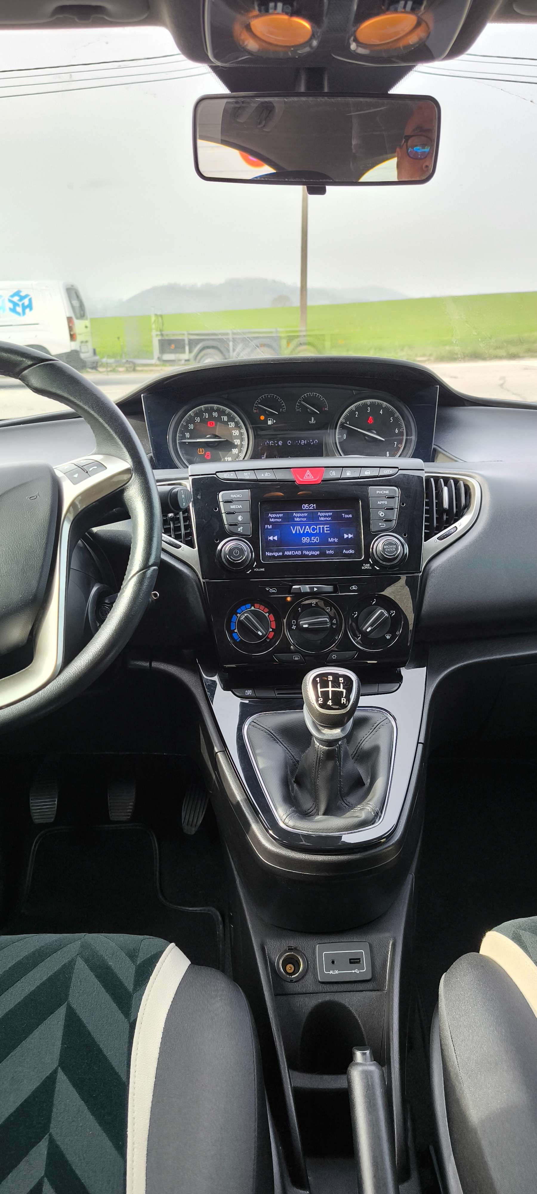 Lancia Ypsilon Lancia Upsilon 1200 essence Cng 100000 km 2016