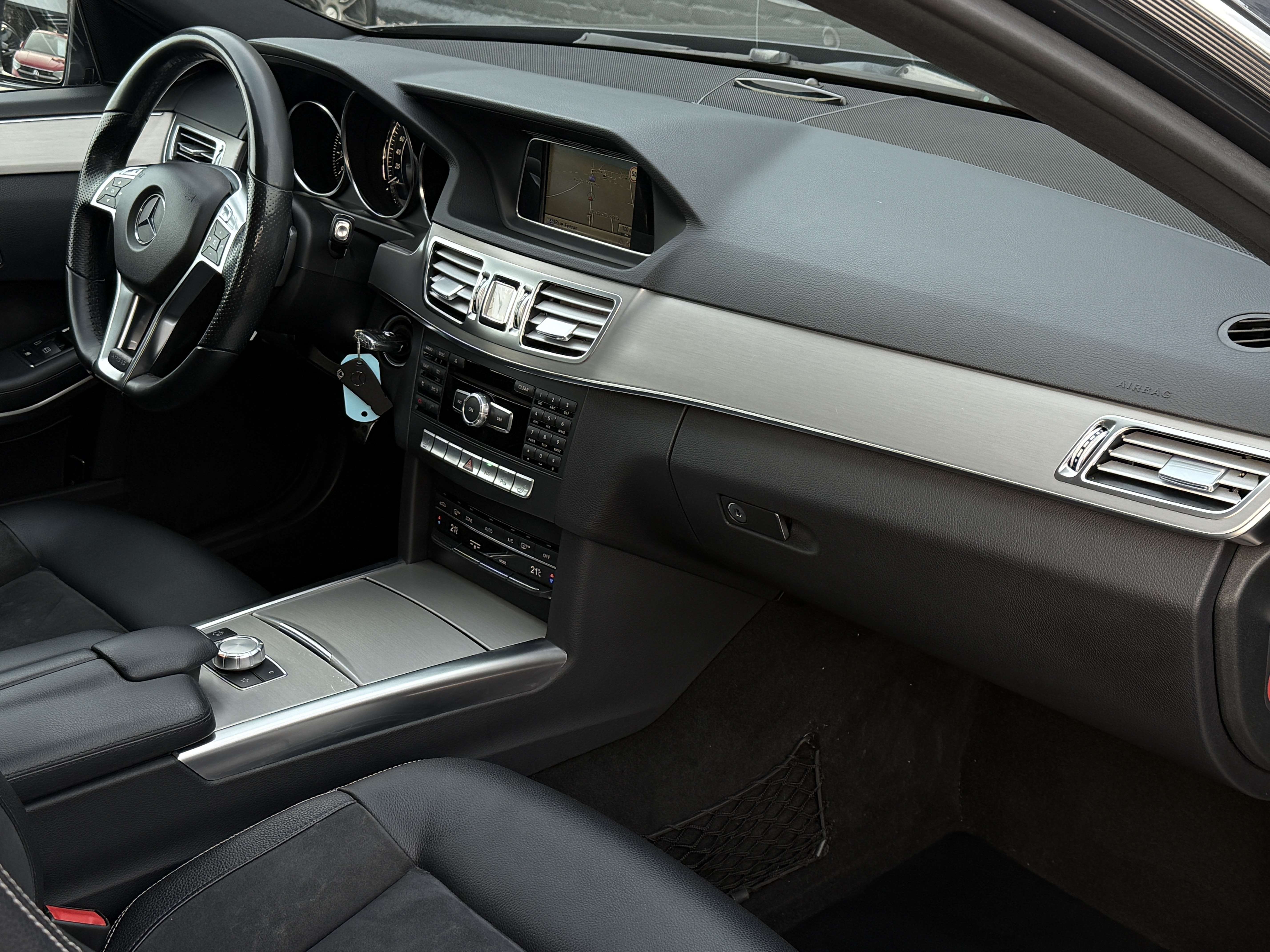 Mercedes-Benz E 200 E200 CDI AMG LINE /Navi/Led/Xénon/Pdc/Garantie/