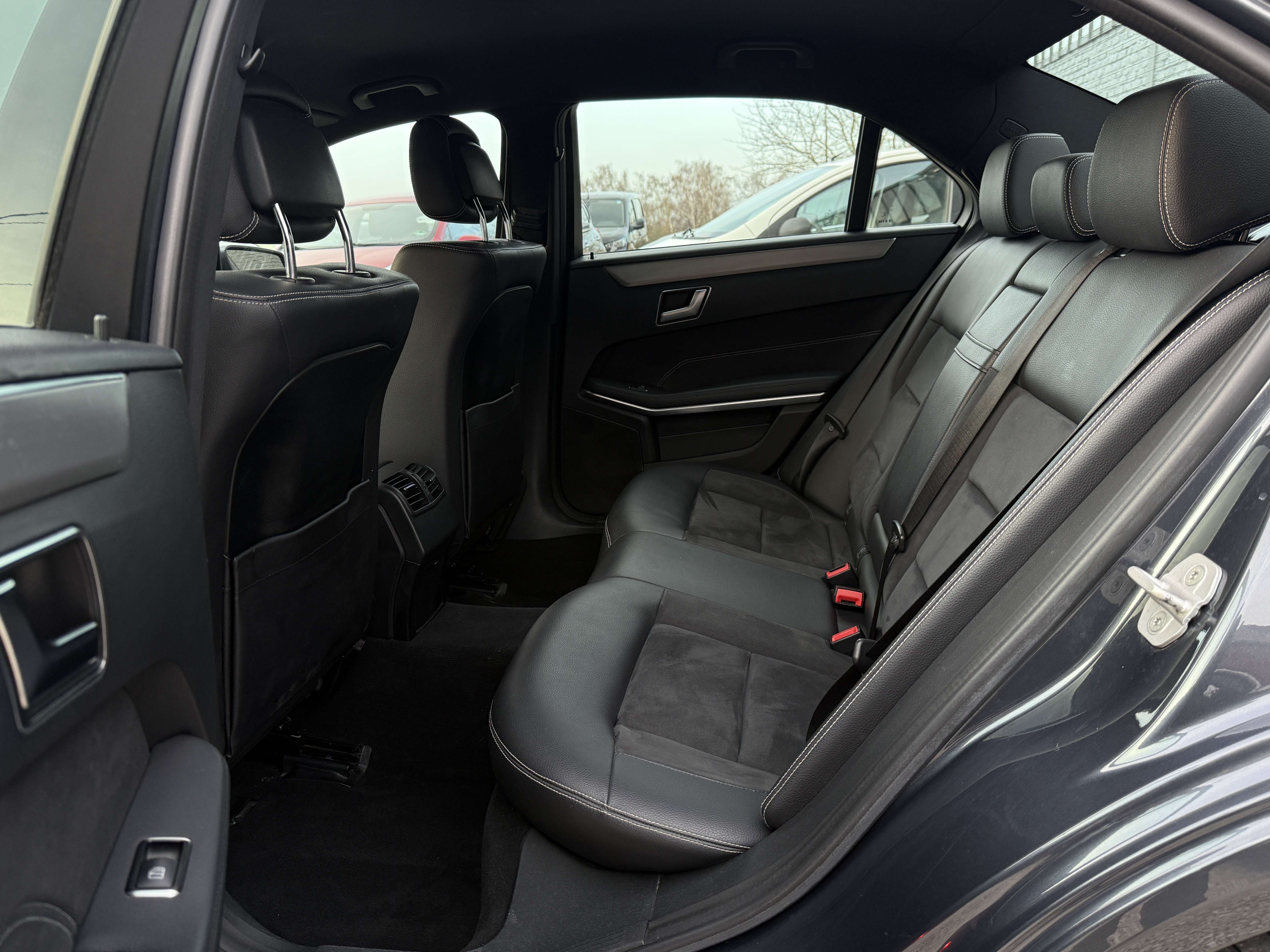 Mercedes-Benz E 200 E200 CDI AMG LINE /Navi/Led/Xénon/Pdc/Garantie/