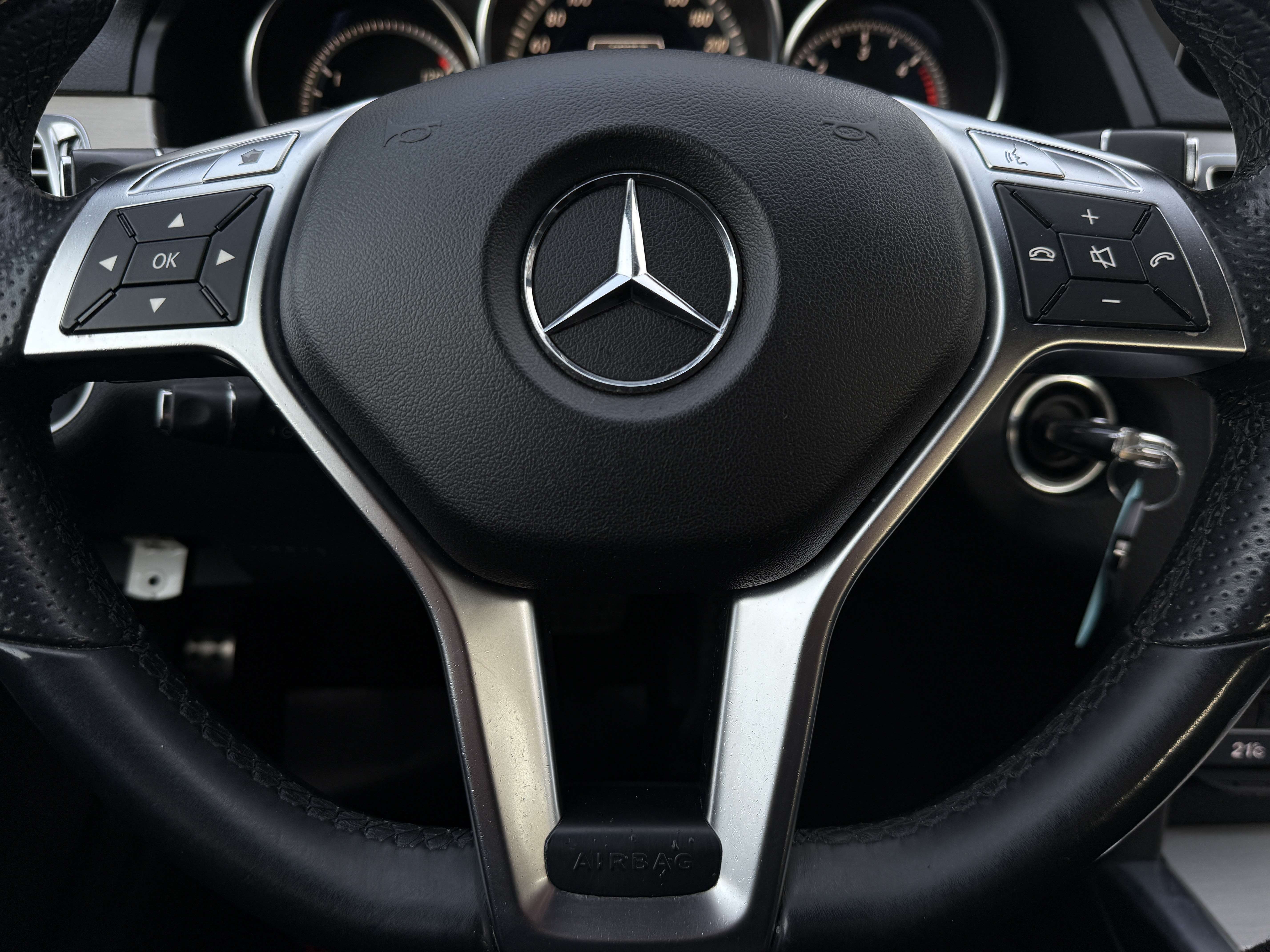 Mercedes-Benz E 200 E200 CDI AMG LINE /Navi/Led/Xénon/Pdc/Garantie/