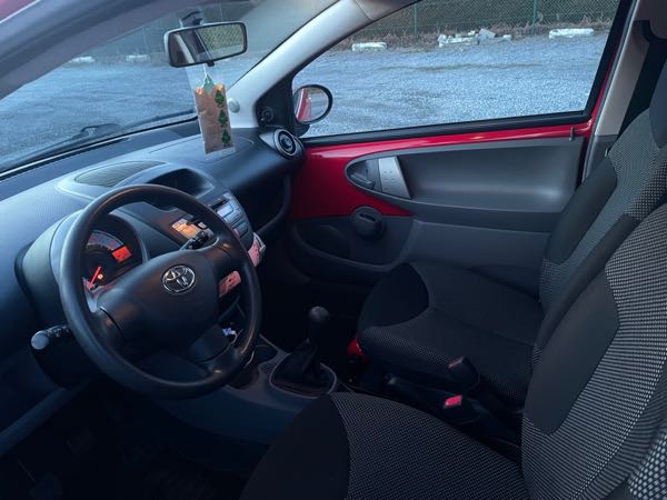 Toyota Aygo (2) 1.0 VVT-I ACTIVE 3P