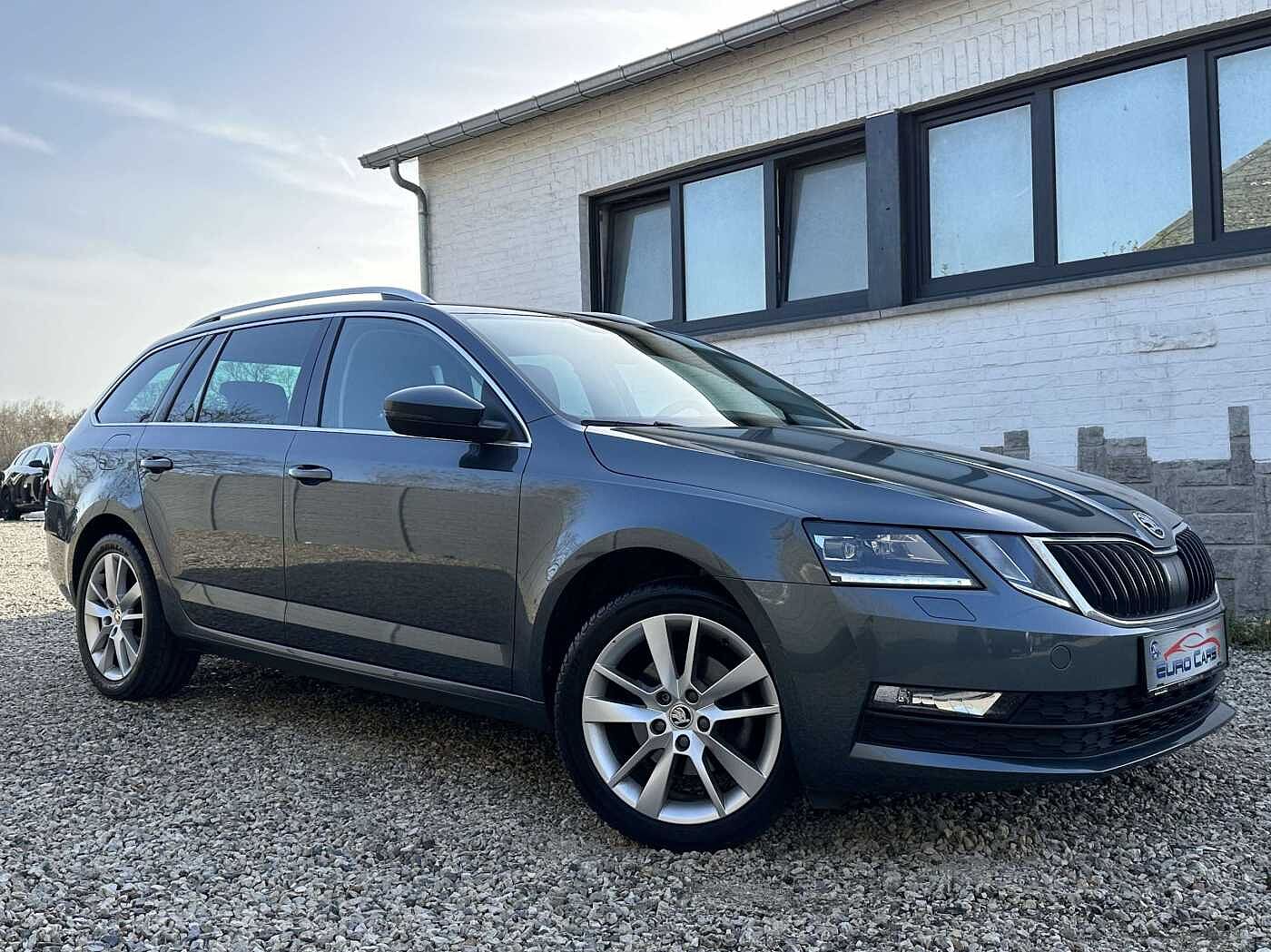 SKODA Octavia SW 1.0 TSI Ambition XENON/LED/COCKPIT/CARPLAY/CAM