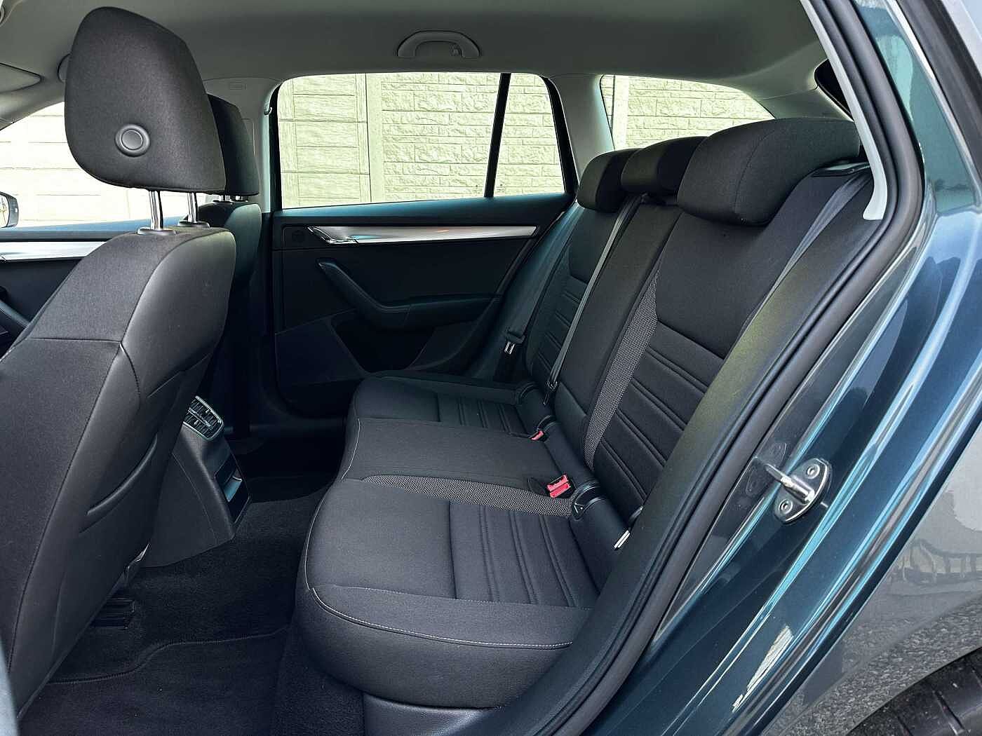 SKODA Octavia SW 1.0 TSI Ambition XENON/LED/COCKPIT/CARPLAY/CAM