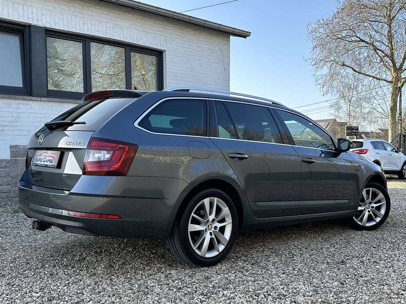 SKODA Octavia SW 1.0 TSI Ambition XENON/LED/COCKPIT/CARPLAY/CAM